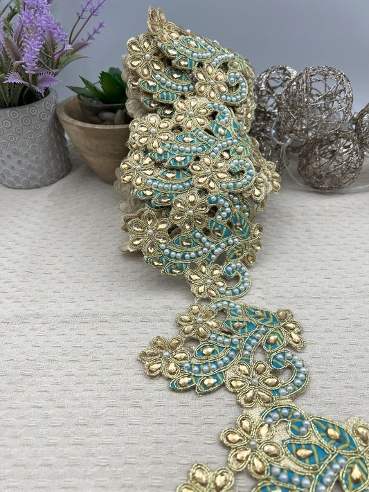 Galon oriental or et bleu à motifs floraux