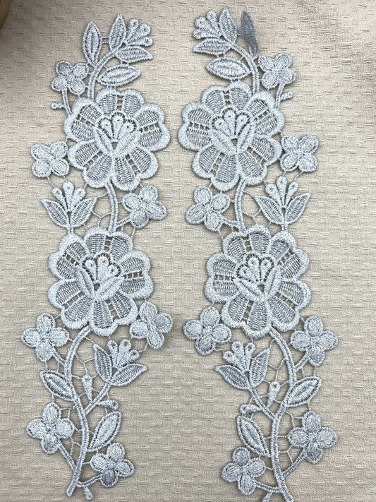 Guipure intemporelle fleurs entièrement argenté 2 pièces