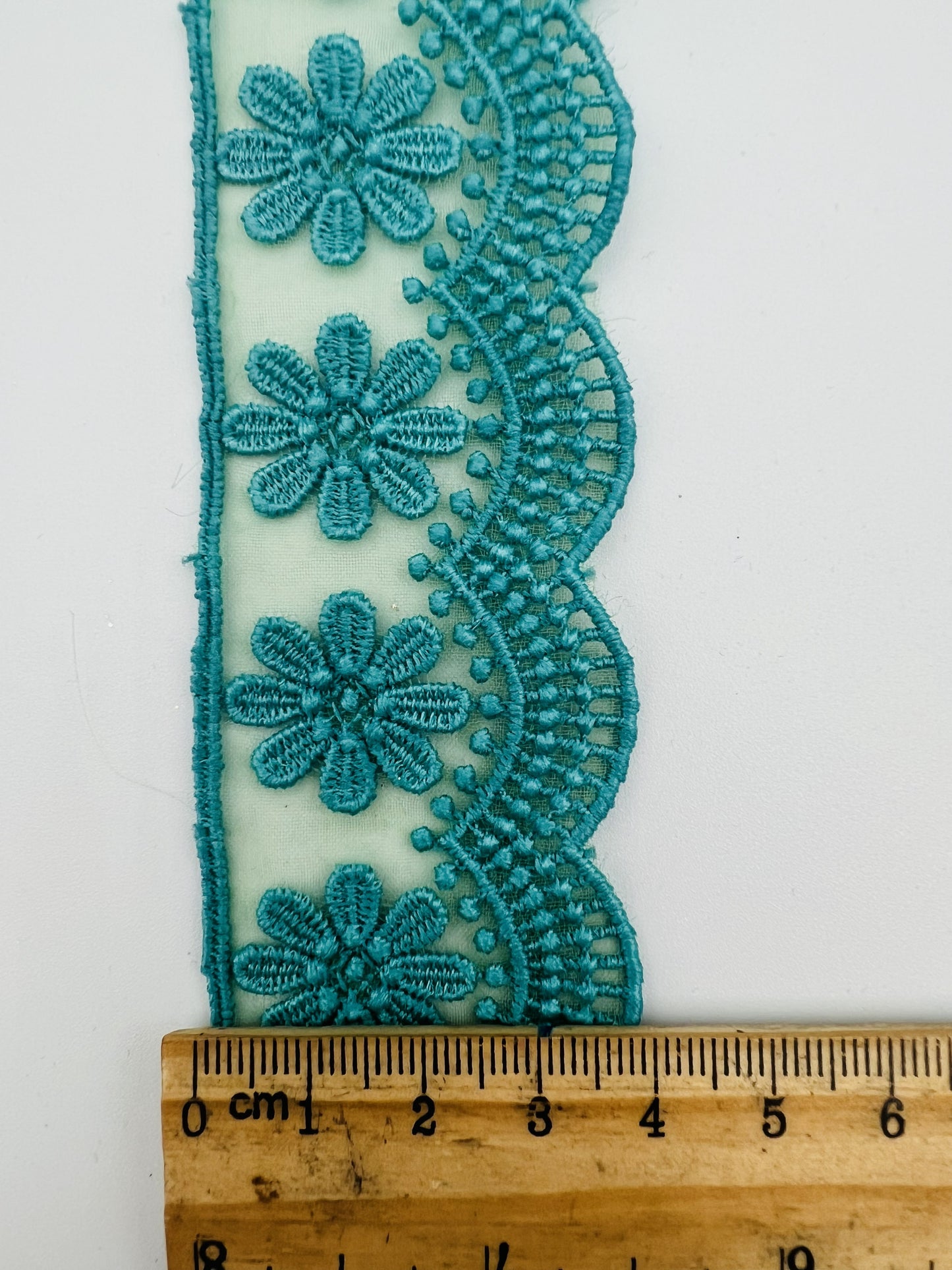 Galon à fleurs dentelle brodé turquoise - 4 cm x 2,5 m