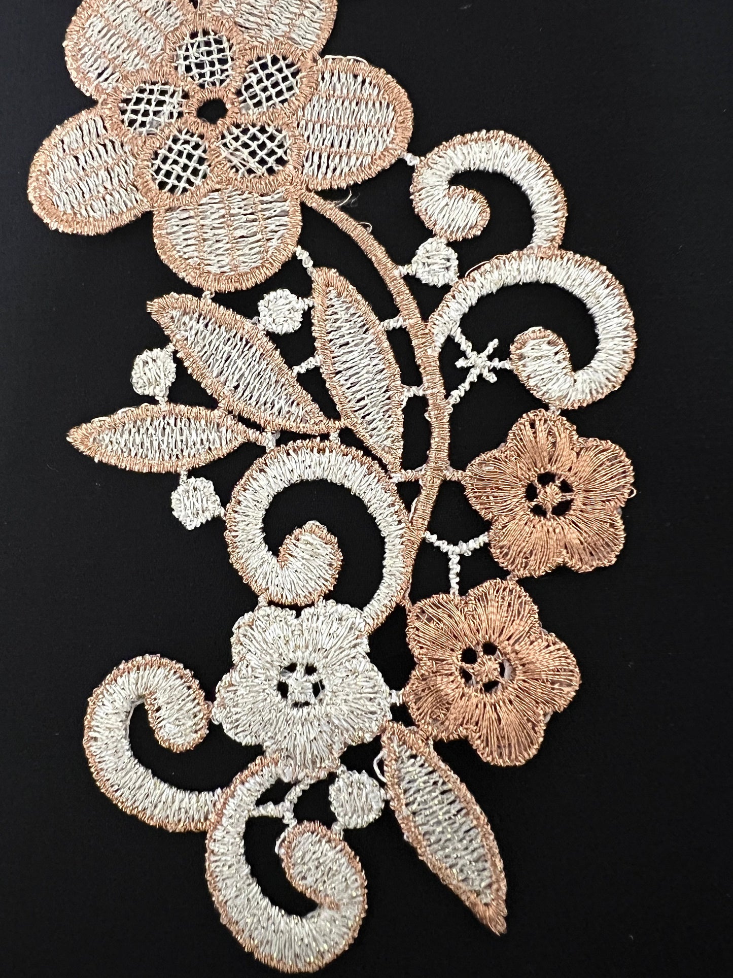 Guipure intemporelle fleurs double doré beige 2 pièces