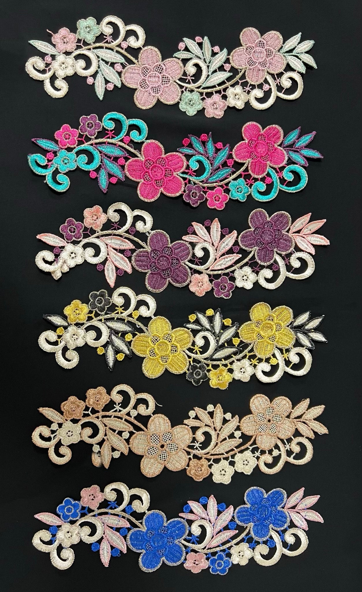 Guipure intemporelle fleurs bleu saphir rose 2 pièces