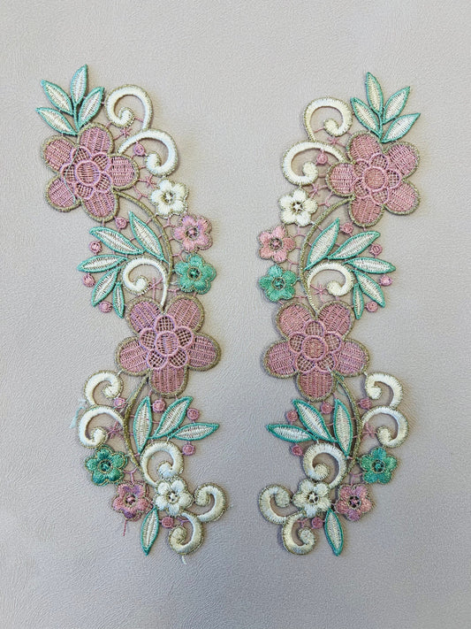 Guipure intemporelle fleurs rose vert doré