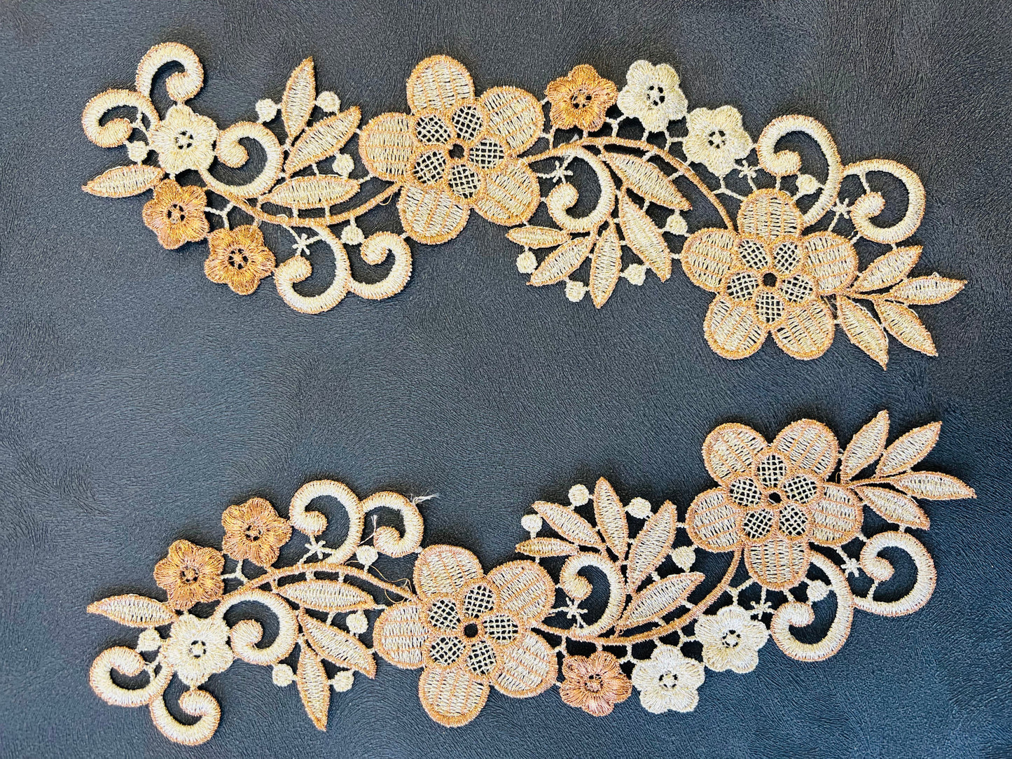 Guipure intemporelle fleurs double doré beige 2 pièces