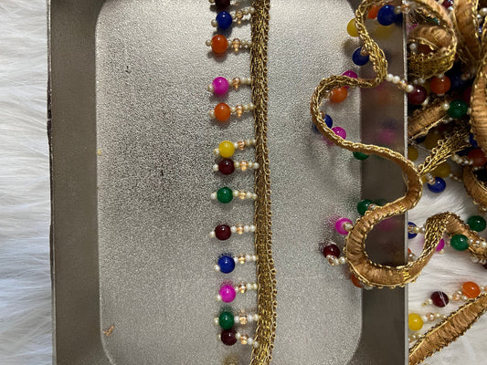 Galon avec perles multicolores/doré