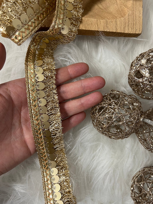 Galon à franges et sequin doré