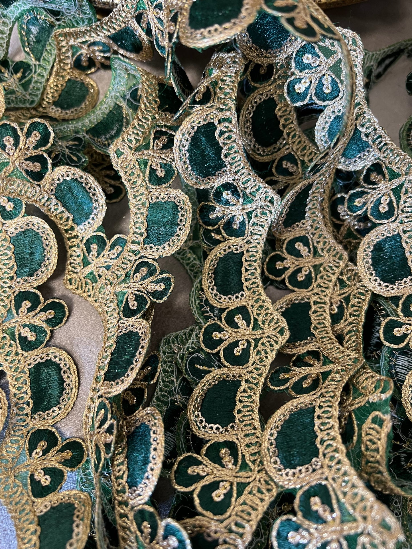 Galon arabesque - Différents coloris