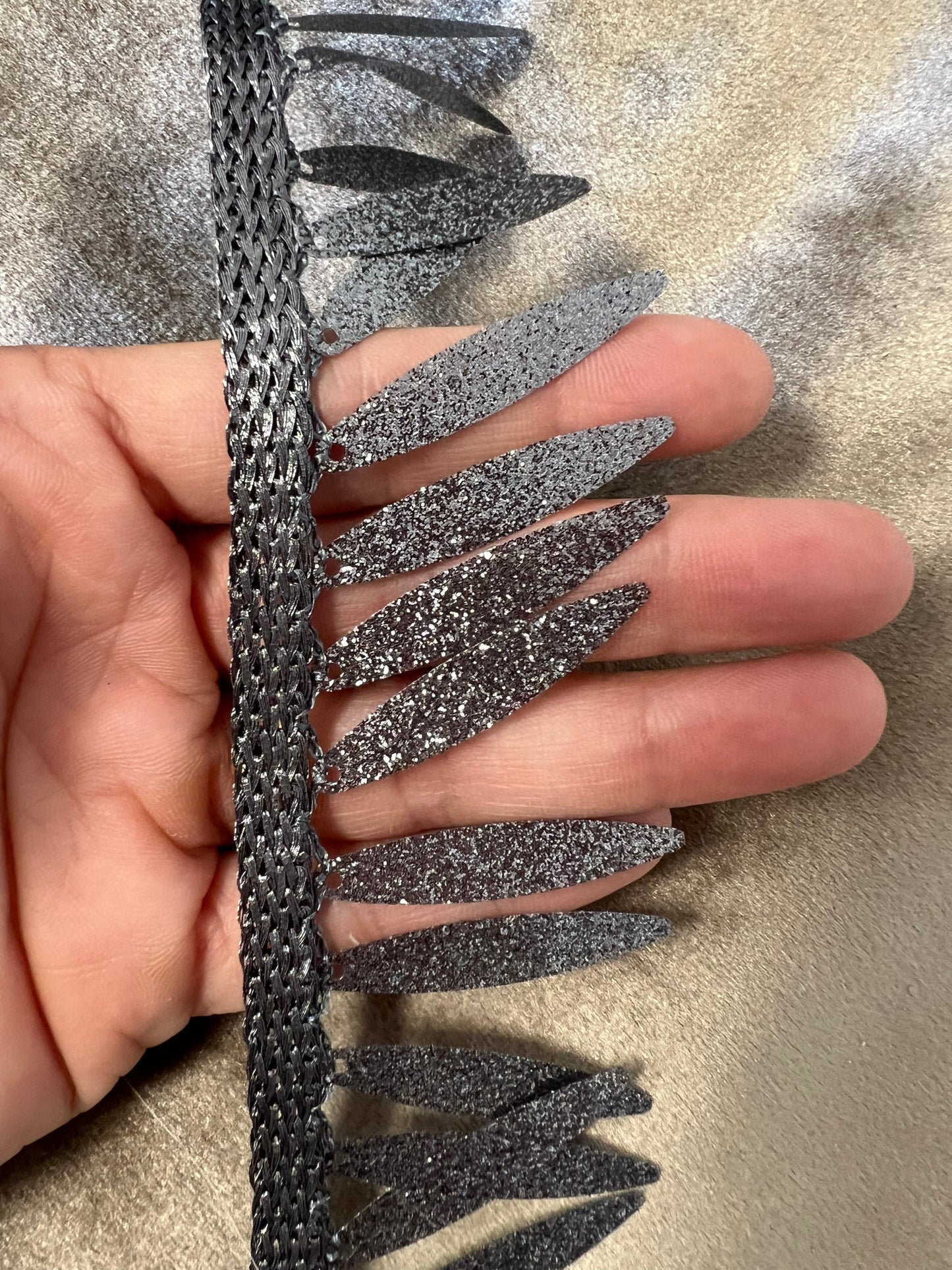 Galon à franges scintillant à pétales métallisées