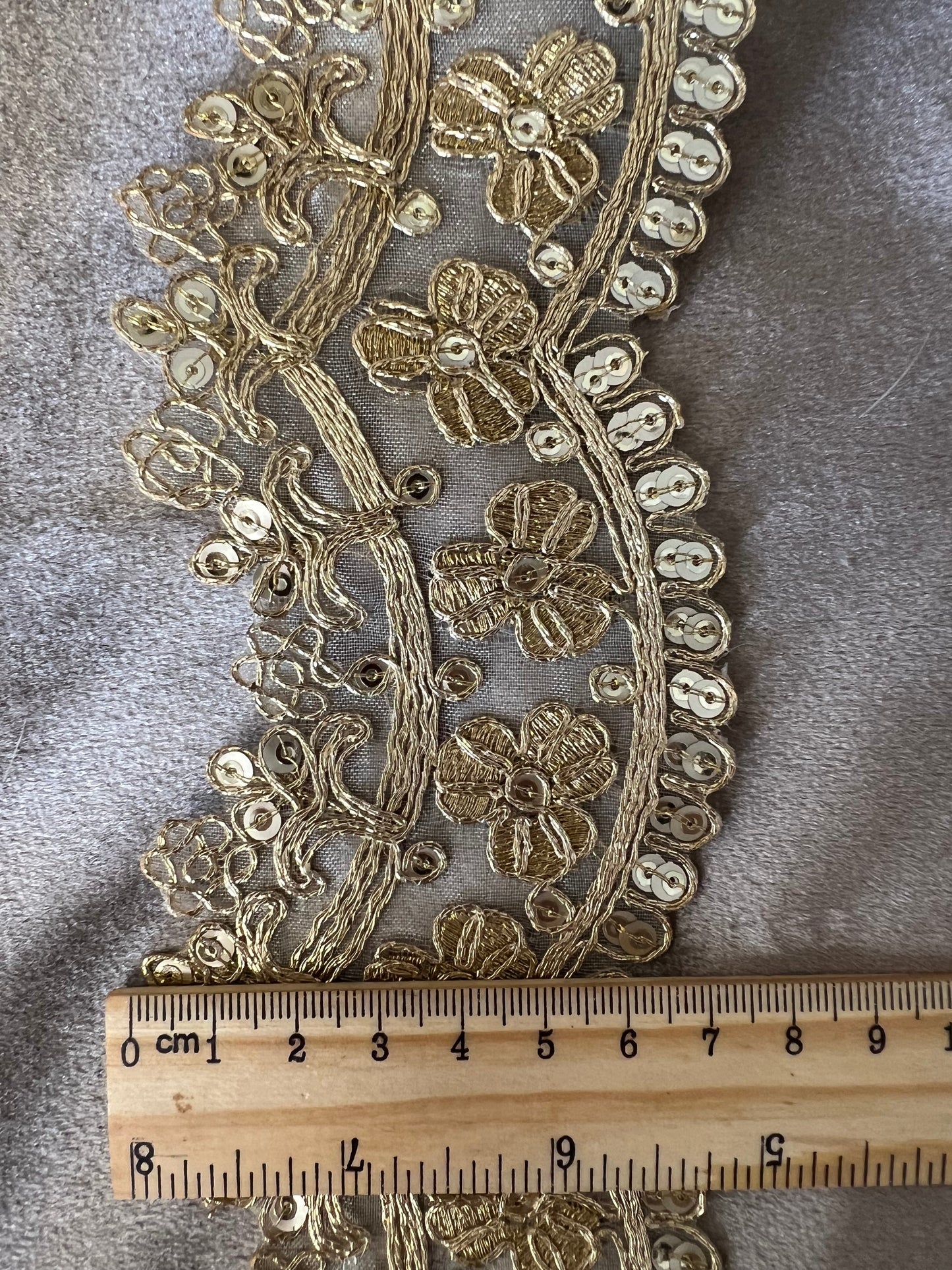 Galon sequin de largeur moyenne doré