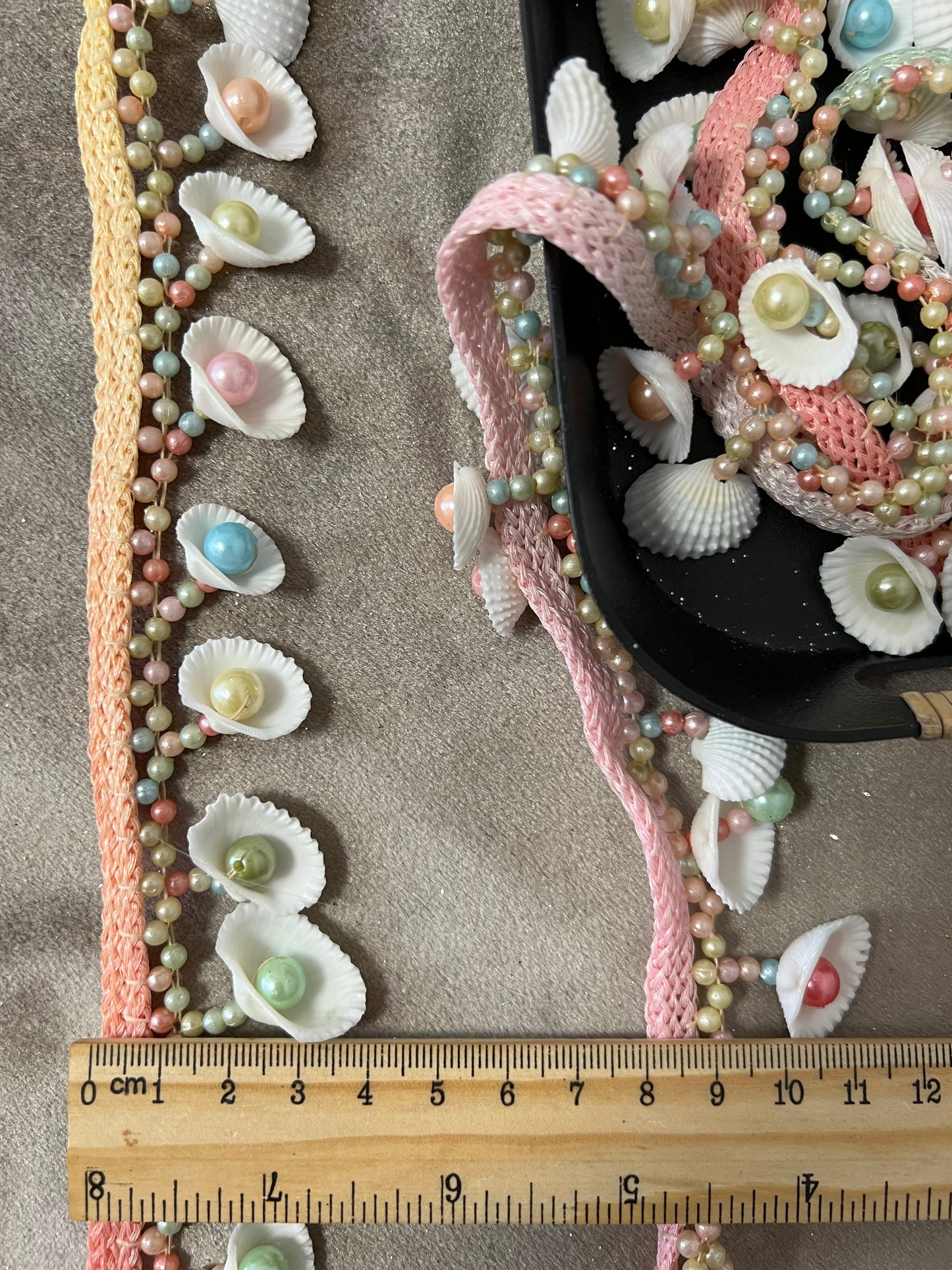 Galon perles et coquillages multicolore