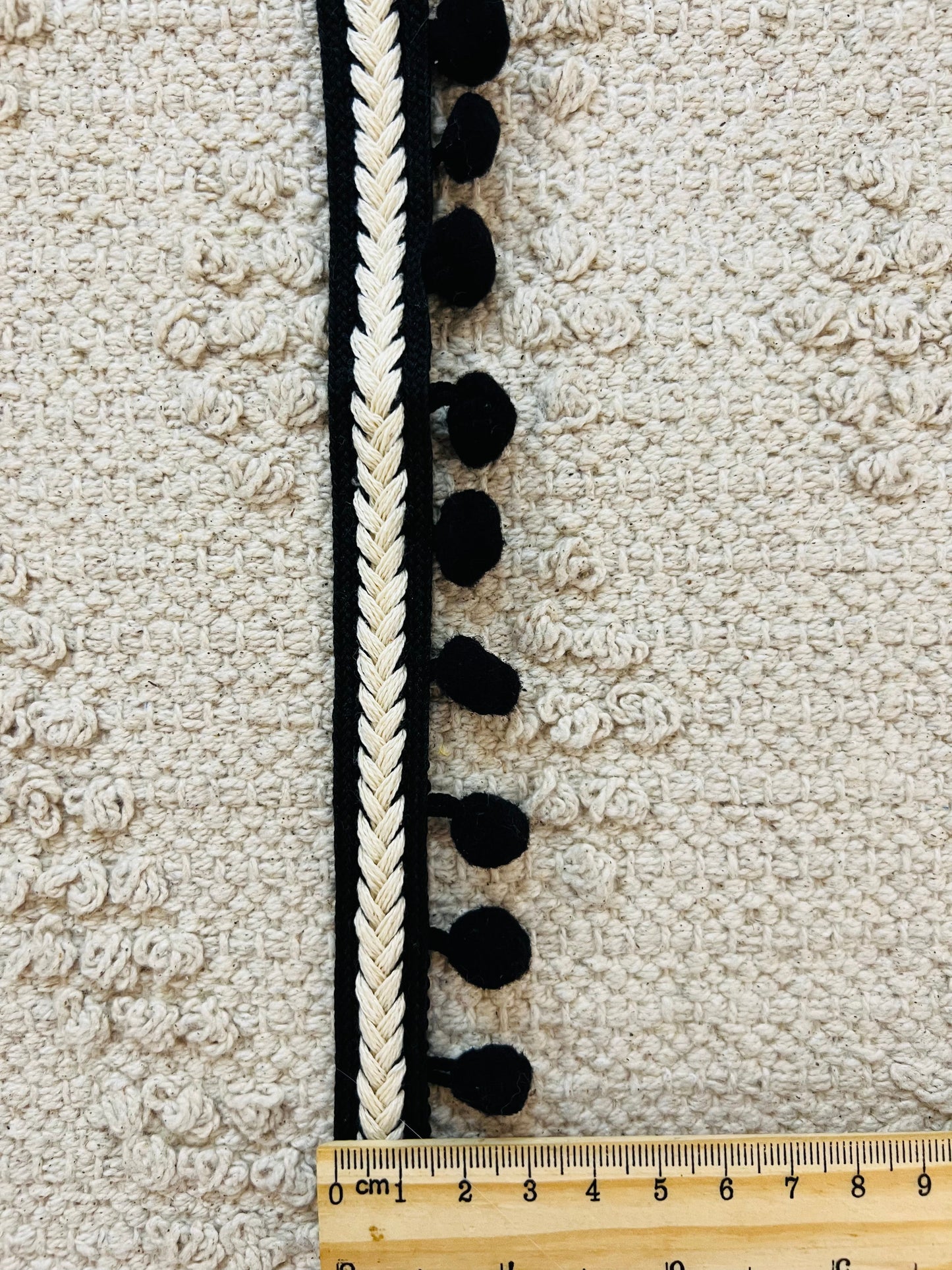 Galon à pompons au ruban tressé