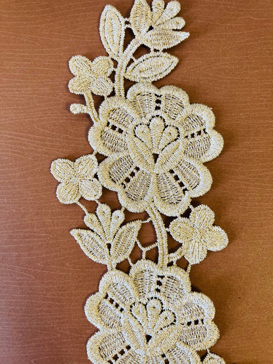 Guipure intemporelle fleurs entièrement doré 1 pièces Droite