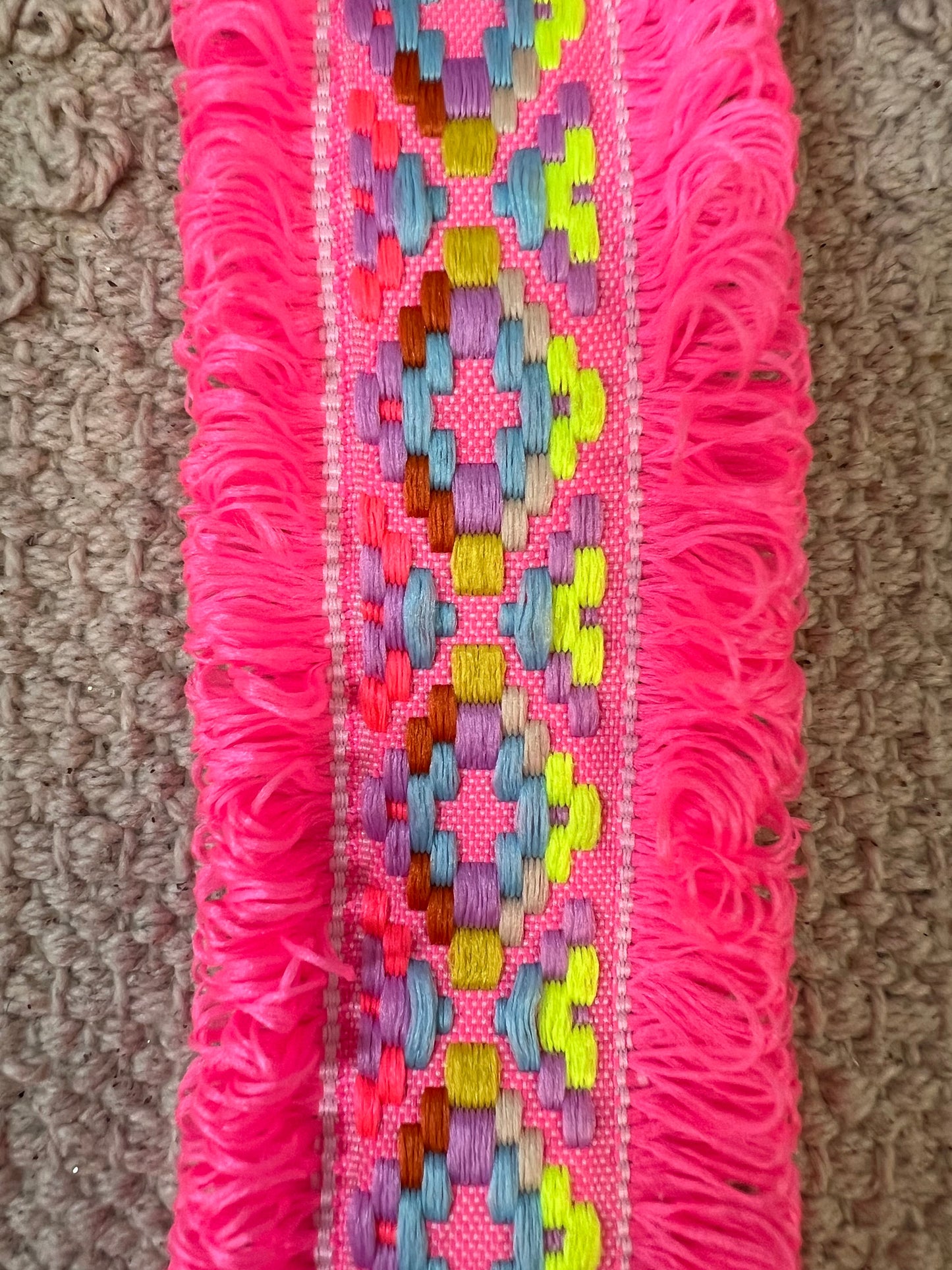Galon tissé à franges fluo