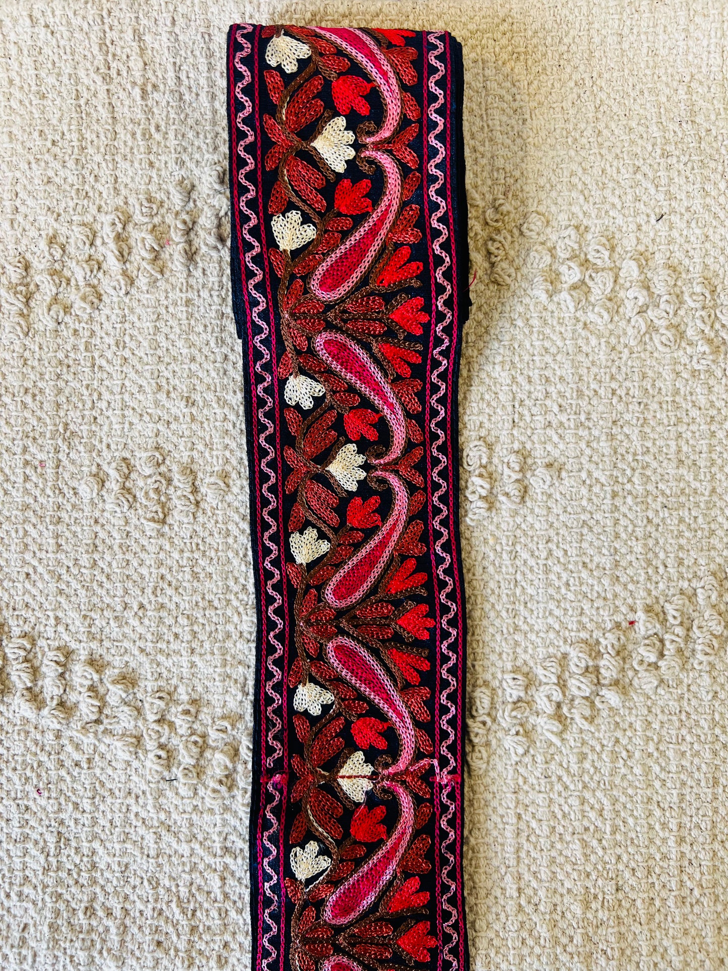 Galon broderie florale violine et fuschia