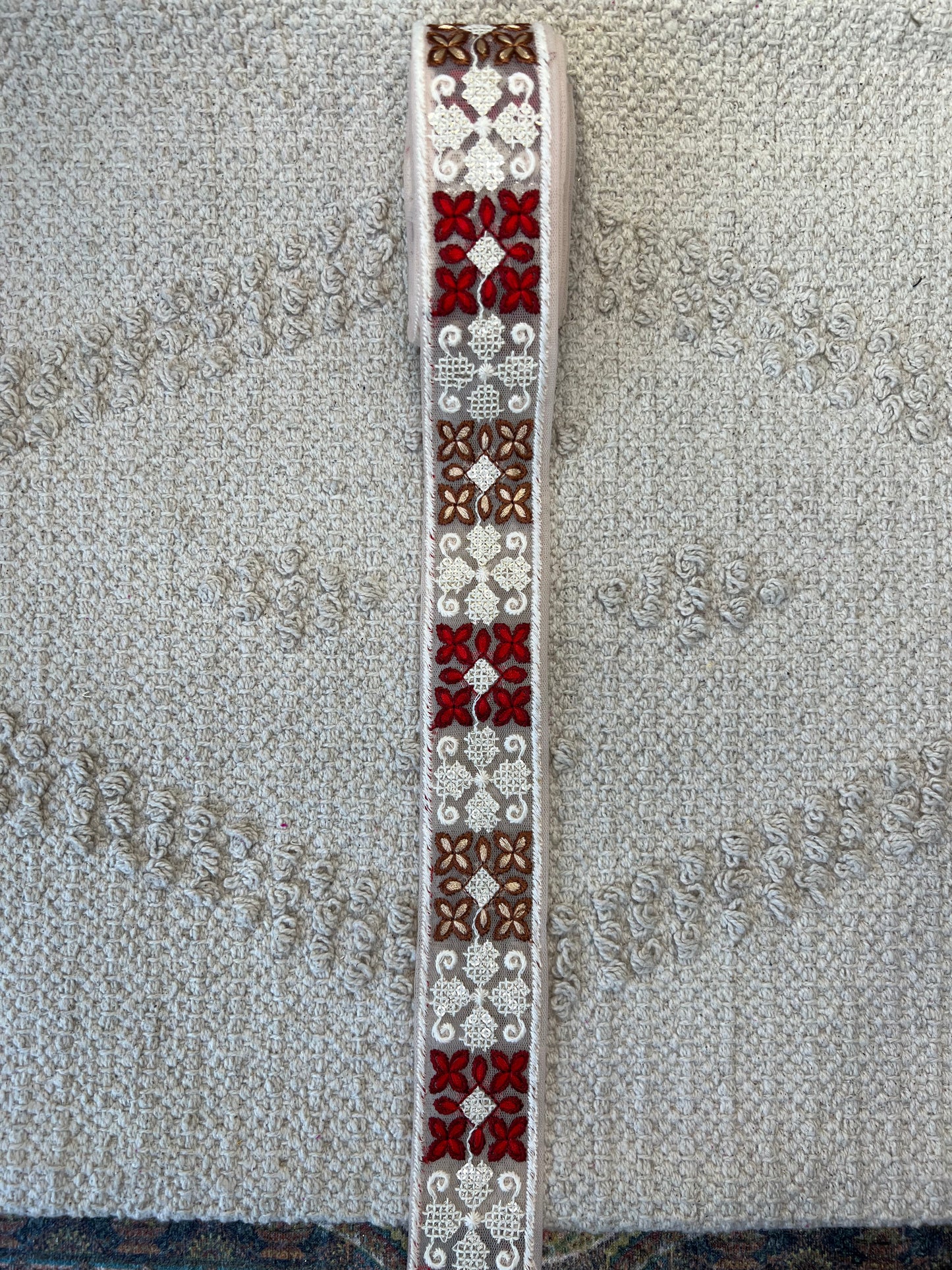Galon brodé mosaïque organza argenté 4 cm