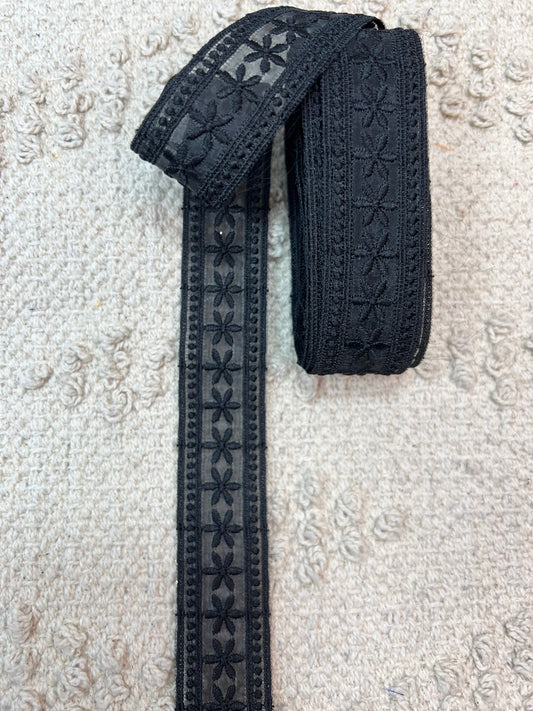 Galon noir uni marguerite