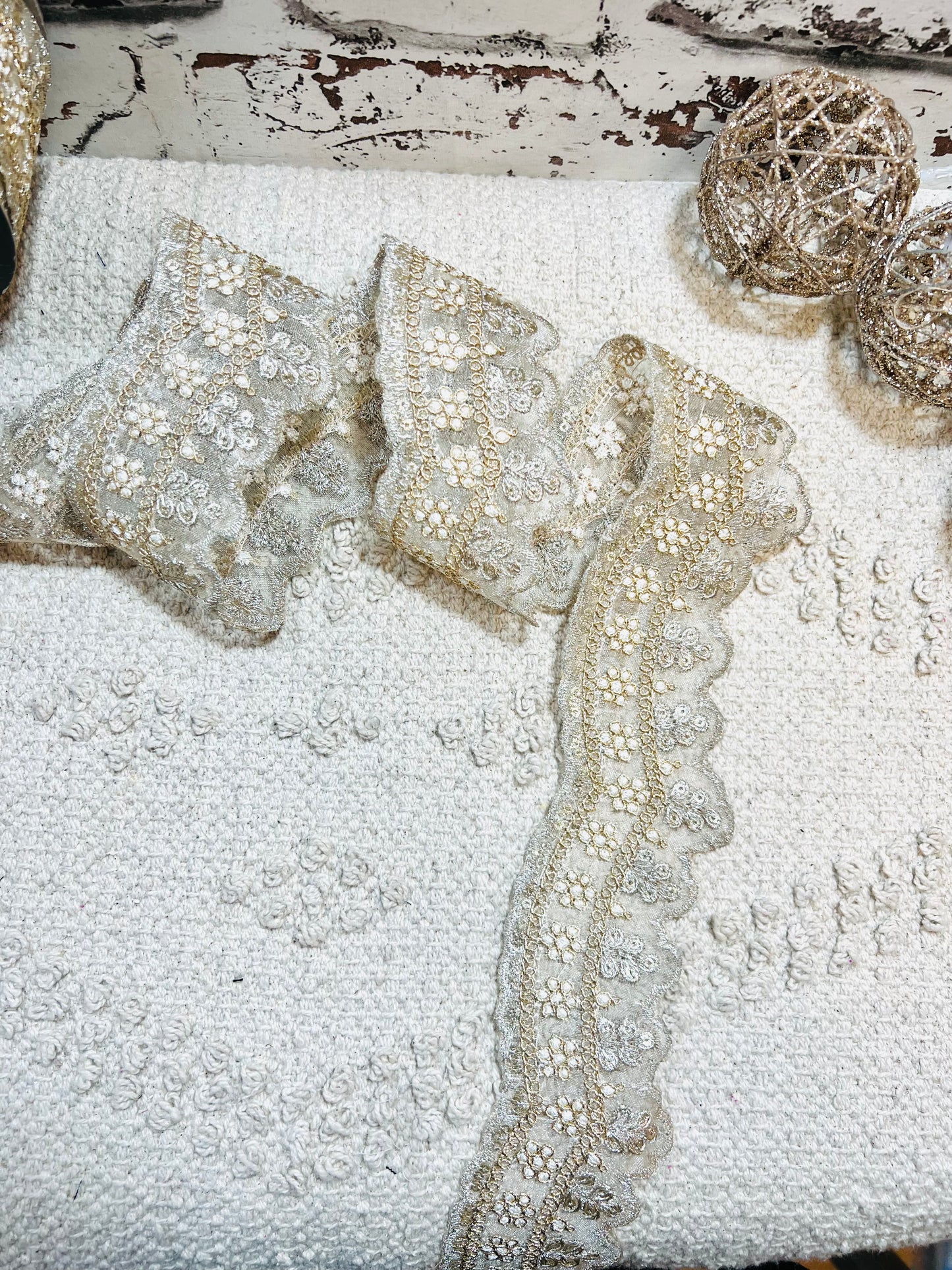 Galon oriental arcades avec mini sequins (Ecru doré)