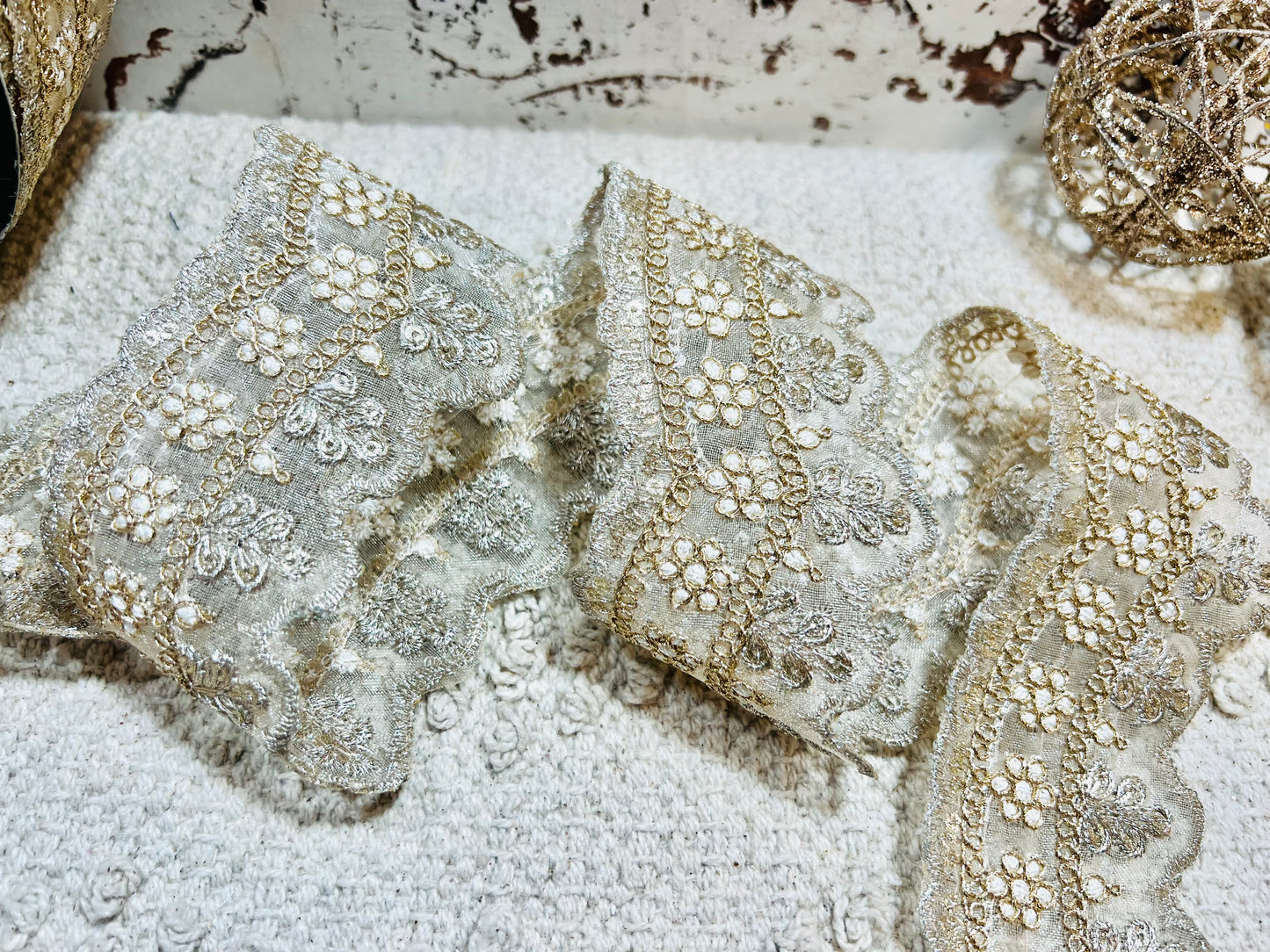 Galon oriental arcades avec mini sequins (Ecru doré)
