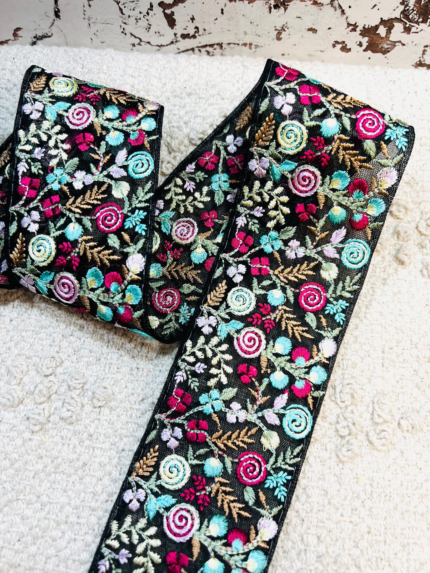 Galon brodé floral organza (Noir)