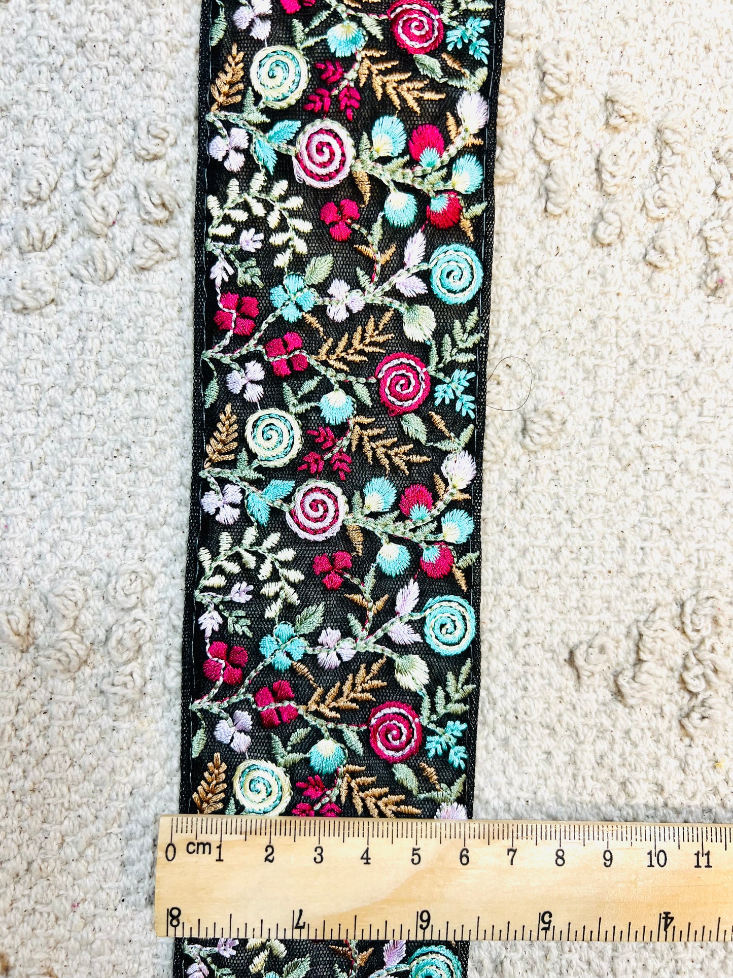 Galon brodé floral organza (Noir)