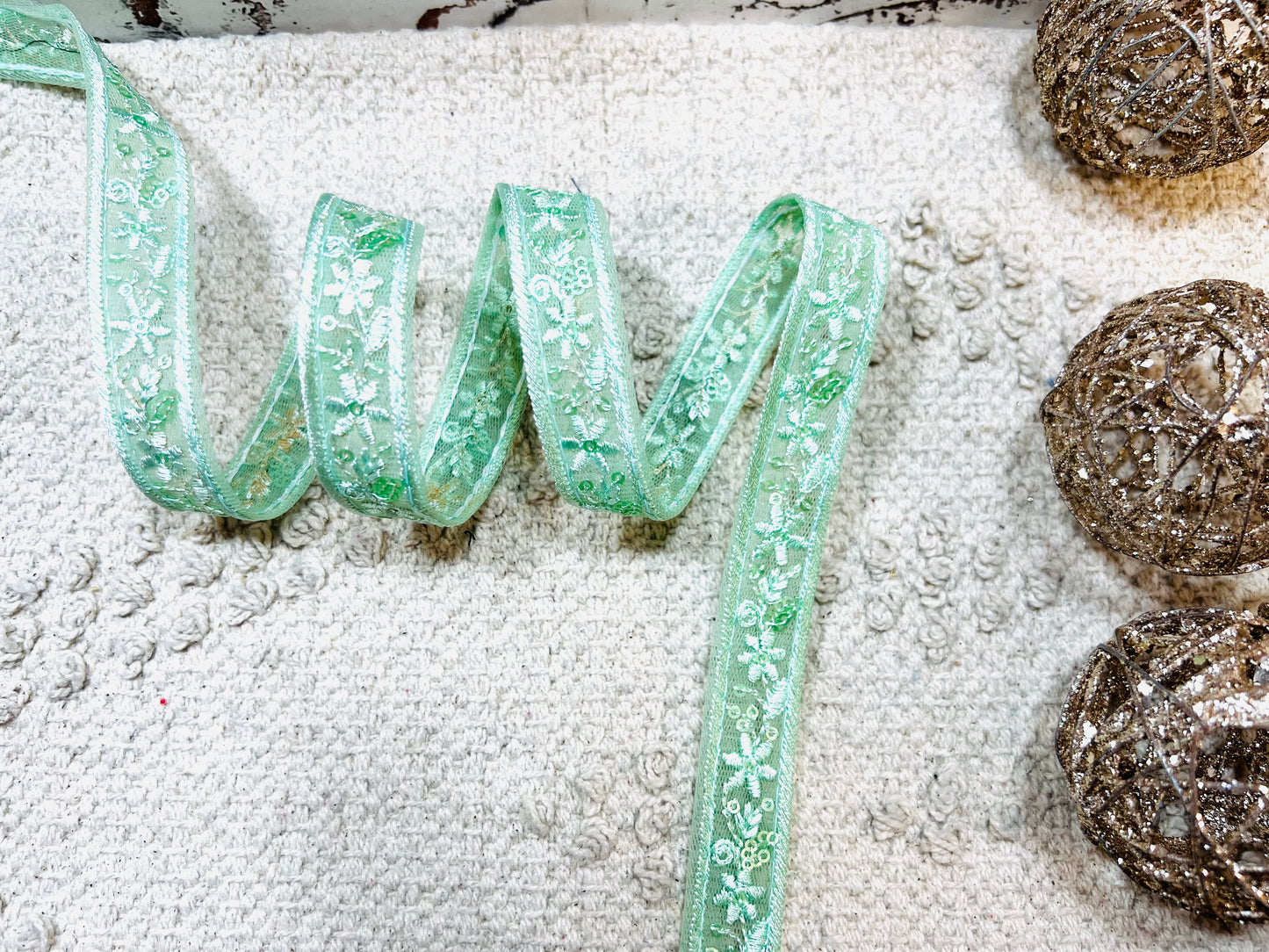 Galon vert opaline effet satiné