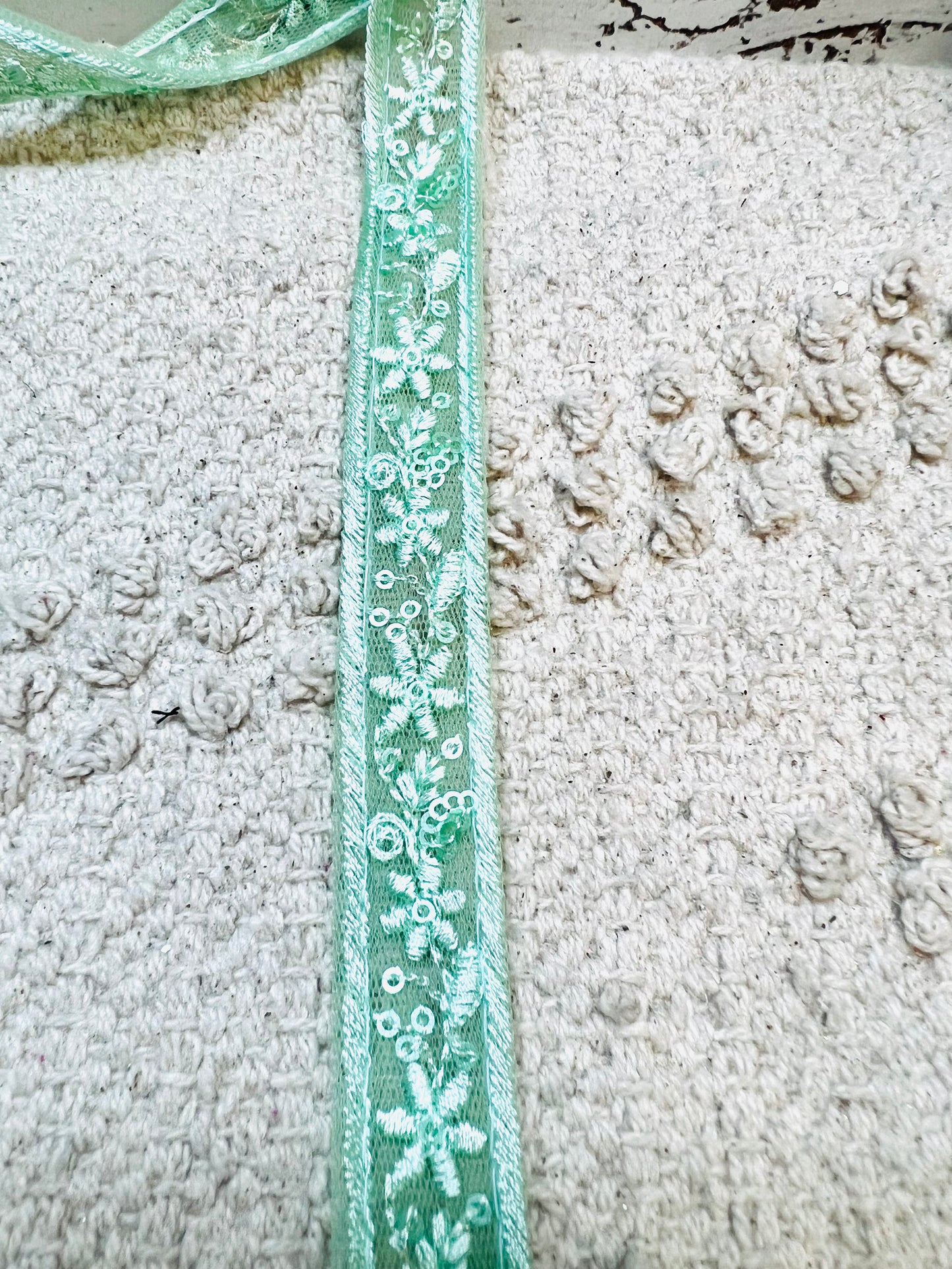 Galon vert opaline effet satiné
