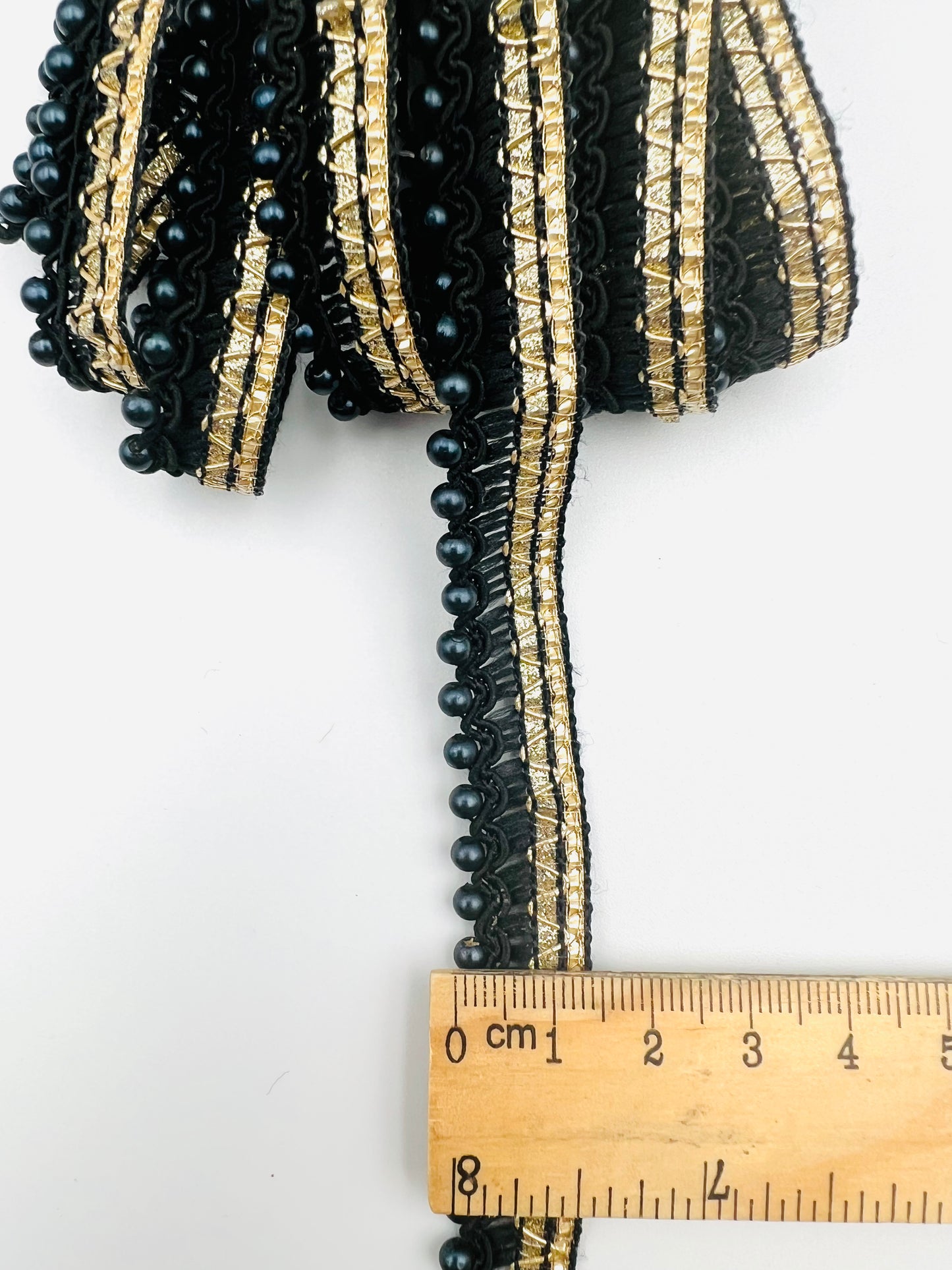 Galon Tressé Noir et Doré avec Perles