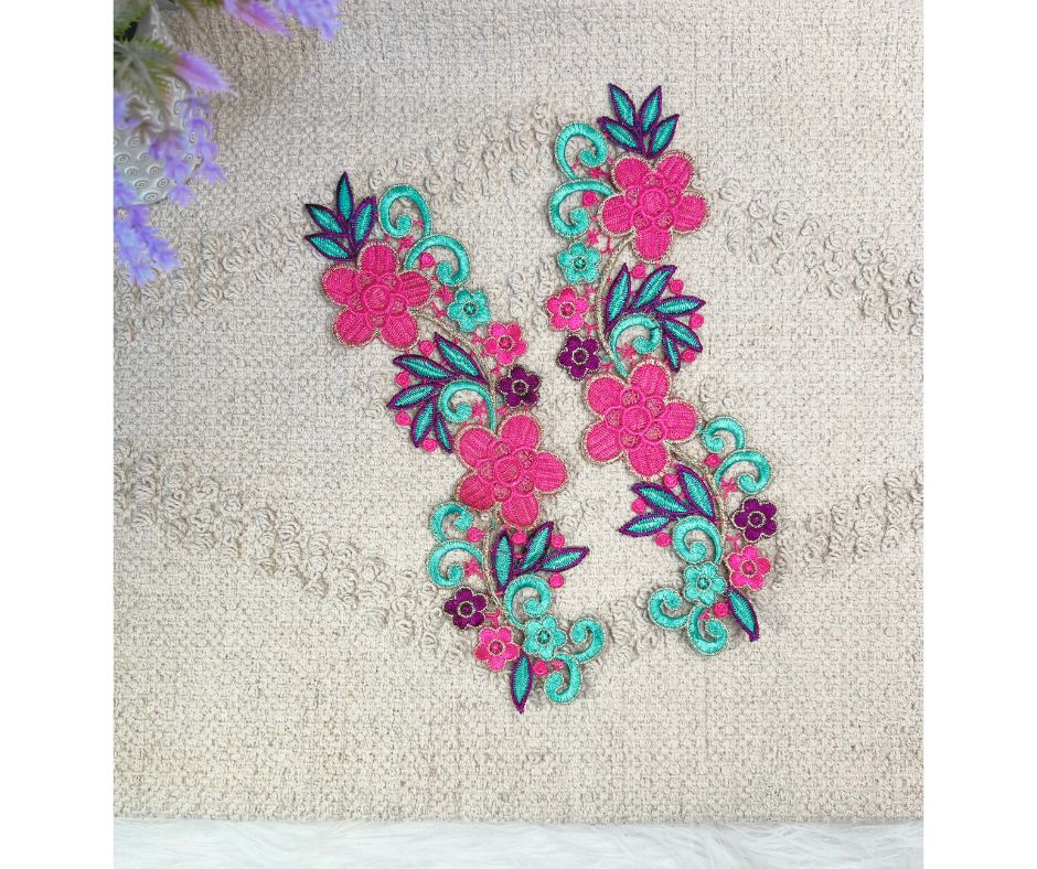 Guipure intemporelle fleurs fuschia turquoise violine 2 pièces