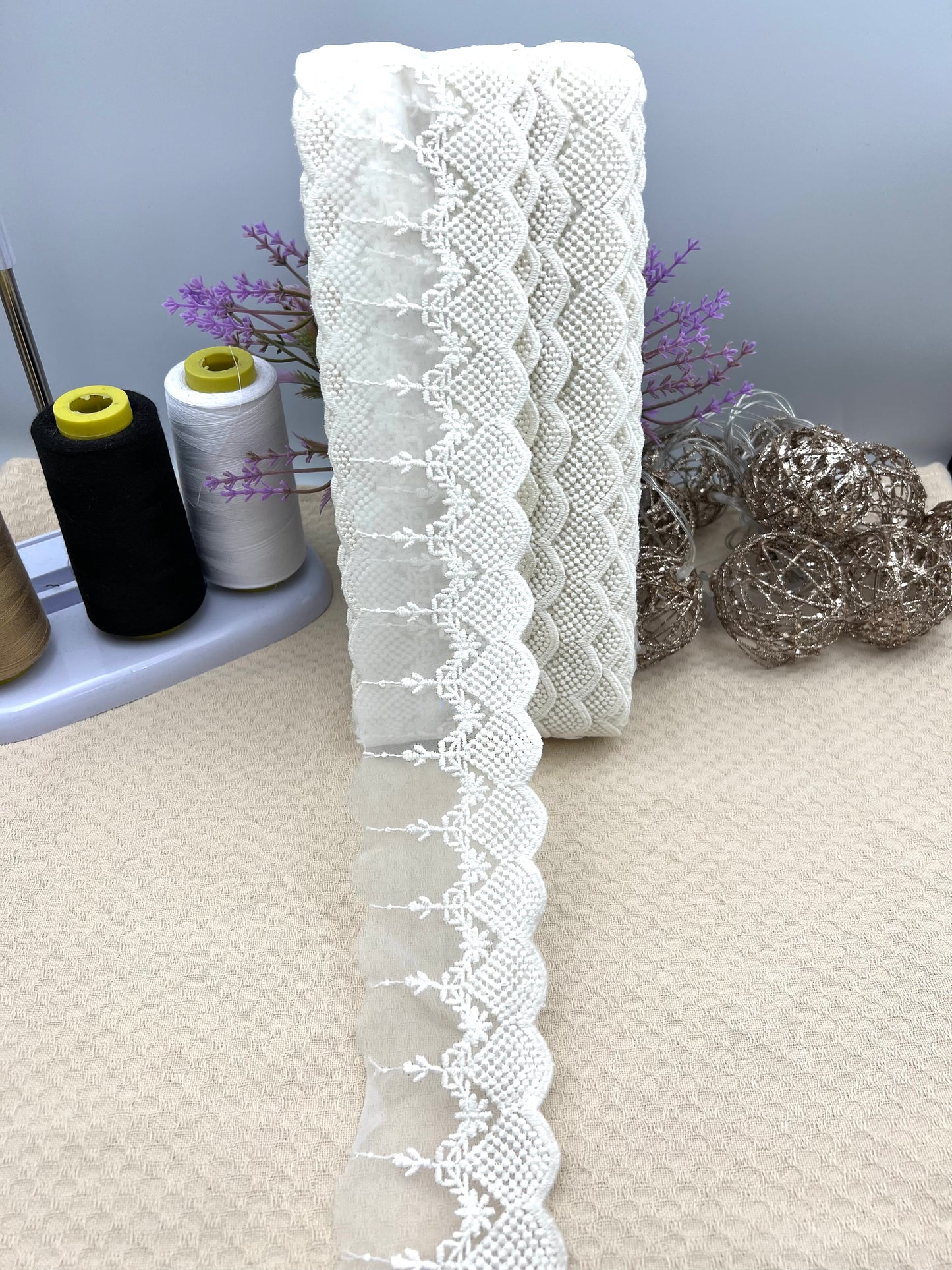 Galon brodé dentelle sur tulle – 3 coloris (rose, vert amande, écru)