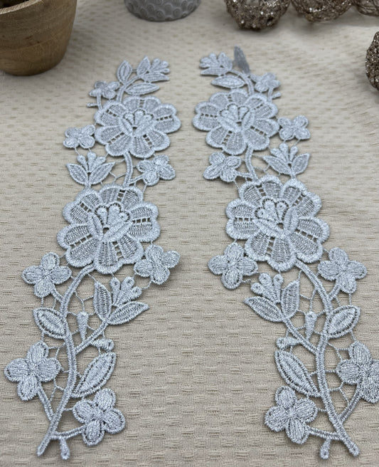 Guipure intemporelle fleurs entièrement argenté 2 pièces