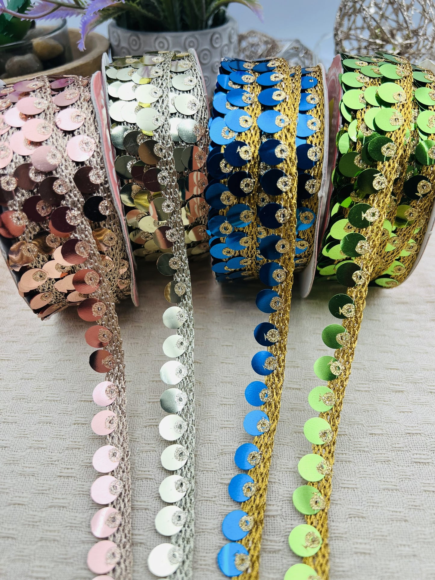 Galon à sequins dorés 1,2 x 5m