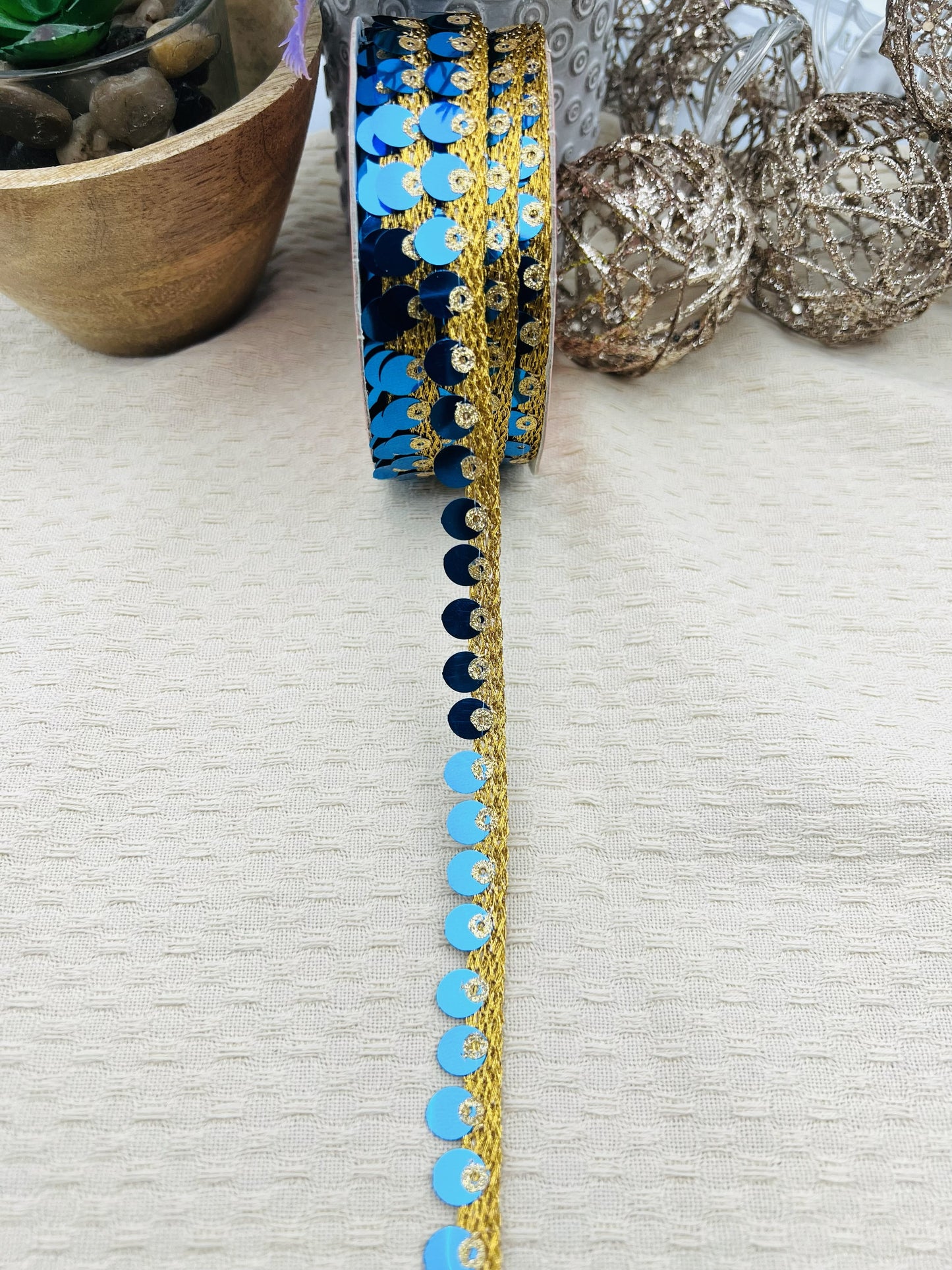 Galon à sequins dorés 1,2 x 5m