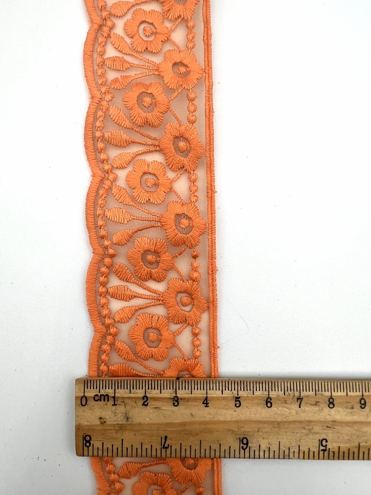 Galon dentelle à fleurs brodé orange abricot - 4,5 cm x 2,5 m