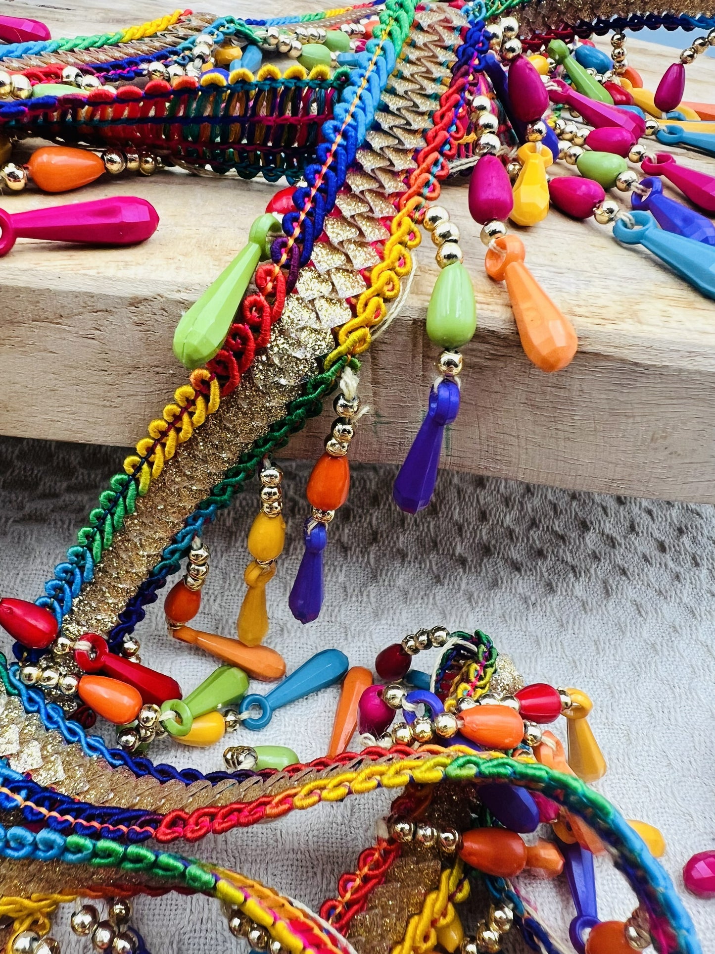 Galon ALEMMAS multicolore à pampilles fantaisie 6 cm (2 mètres)