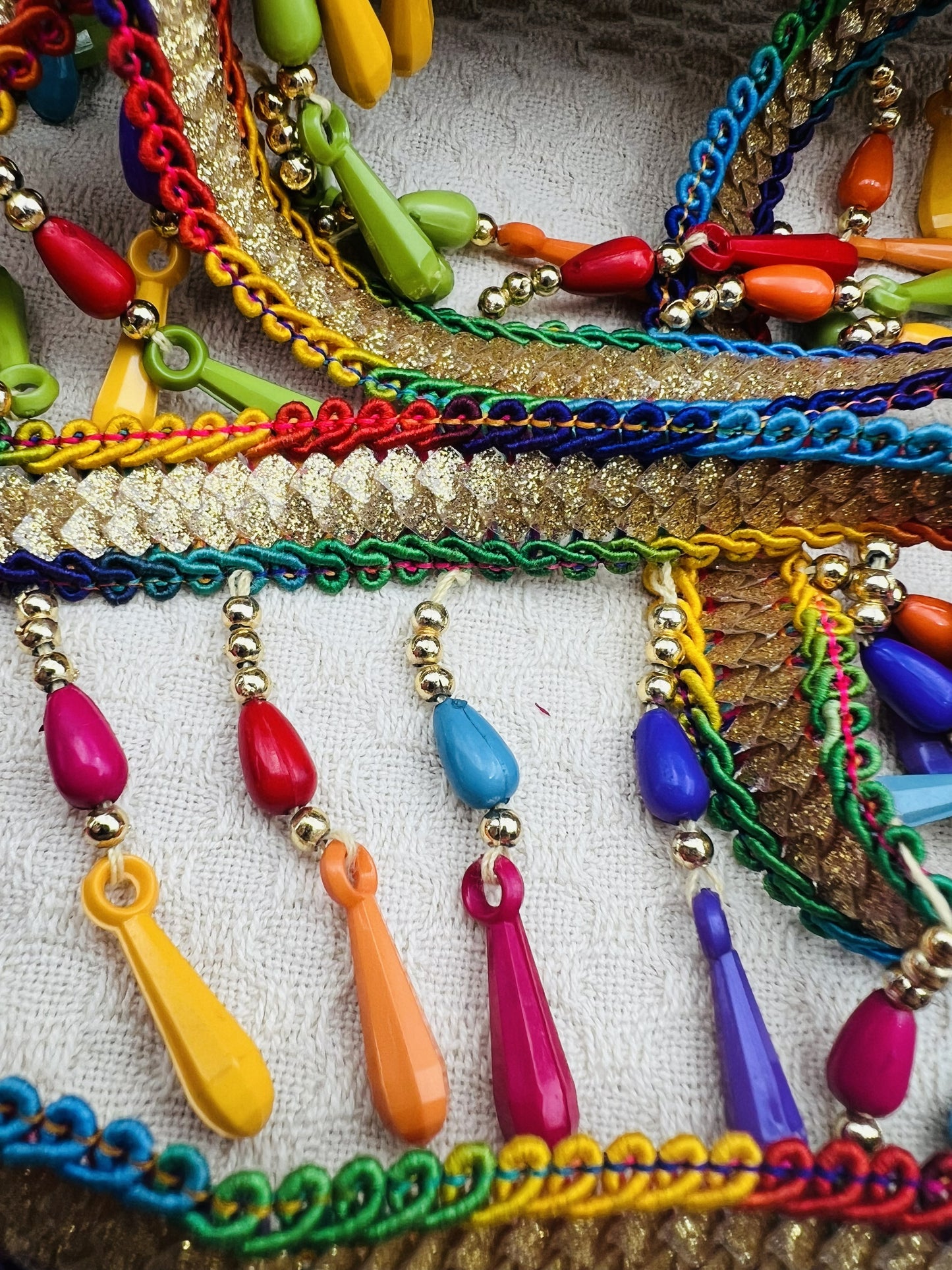 Galon ALEMMAS multicolore à pampilles fantaisie 6 cm (2 mètres)