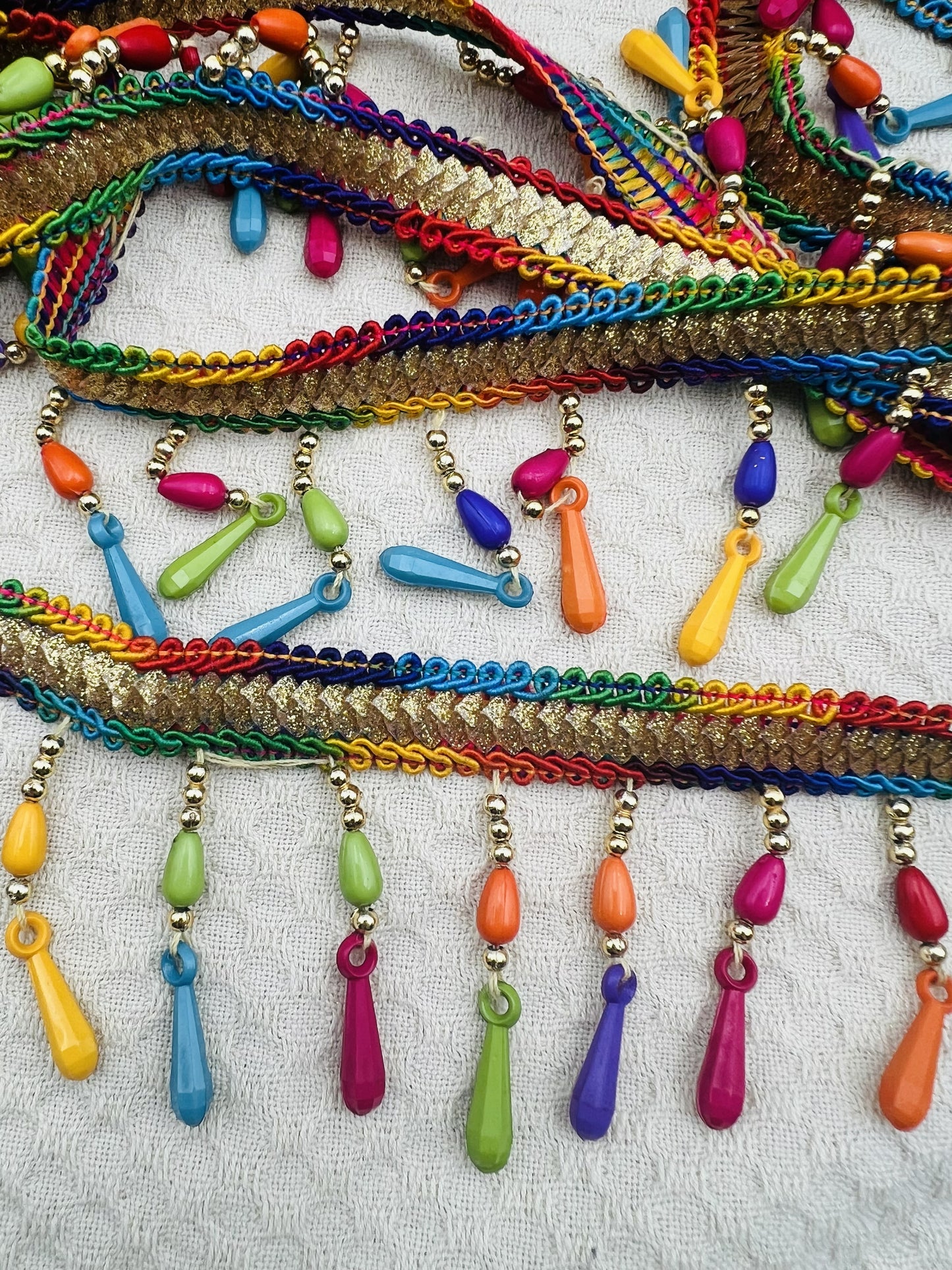 Galon ALEMMAS multicolore à pampilles fantaisie 6 cm (2 mètres)