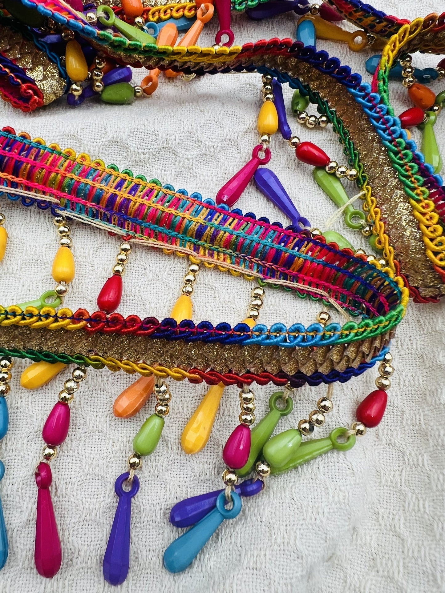 Galon ALEMMAS multicolore à pampilles fantaisie 6 cm (2 mètres)
