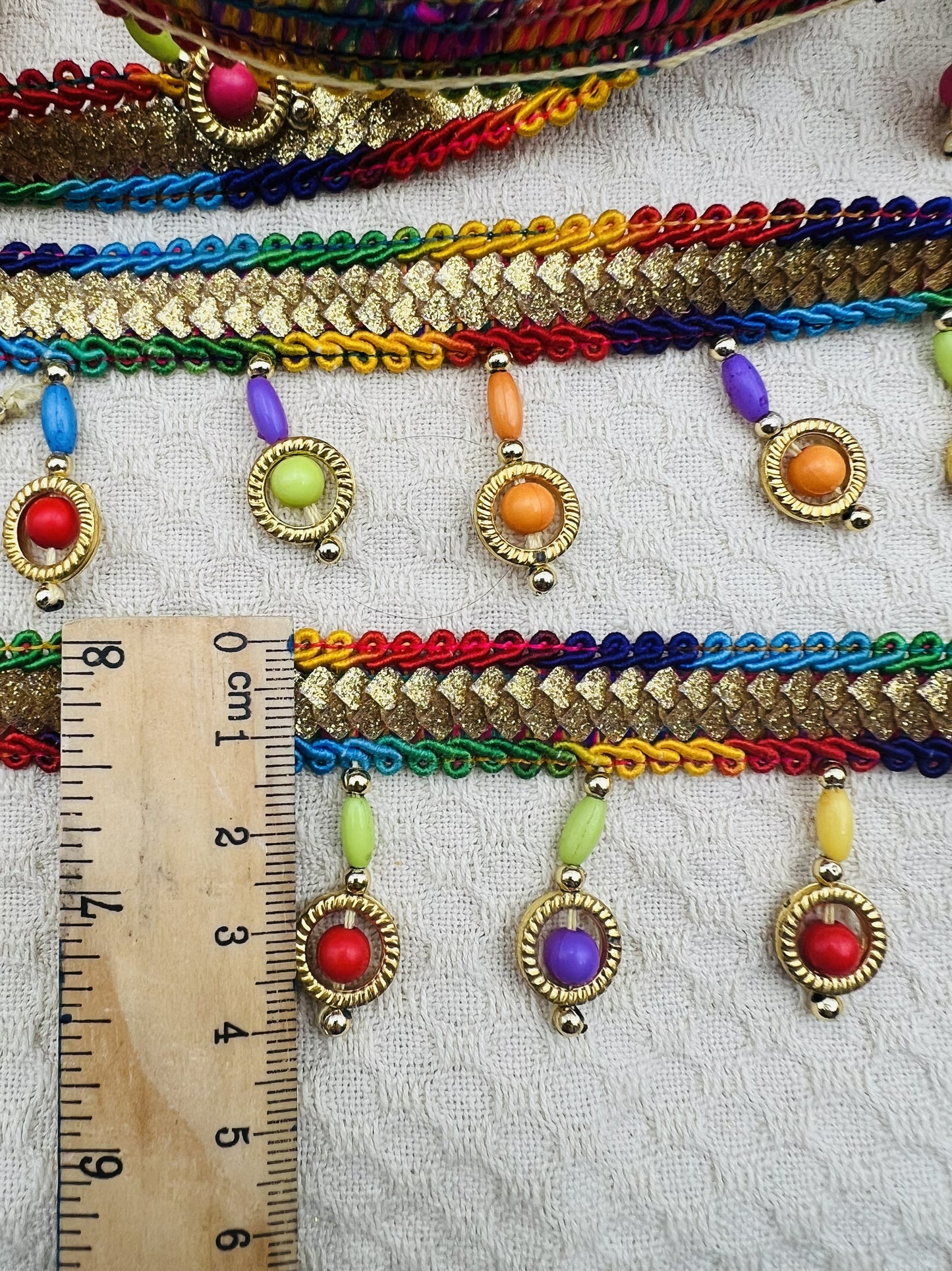Galon TALAFSA multicolore à perles et pampilles 4 cm (2 mètres)