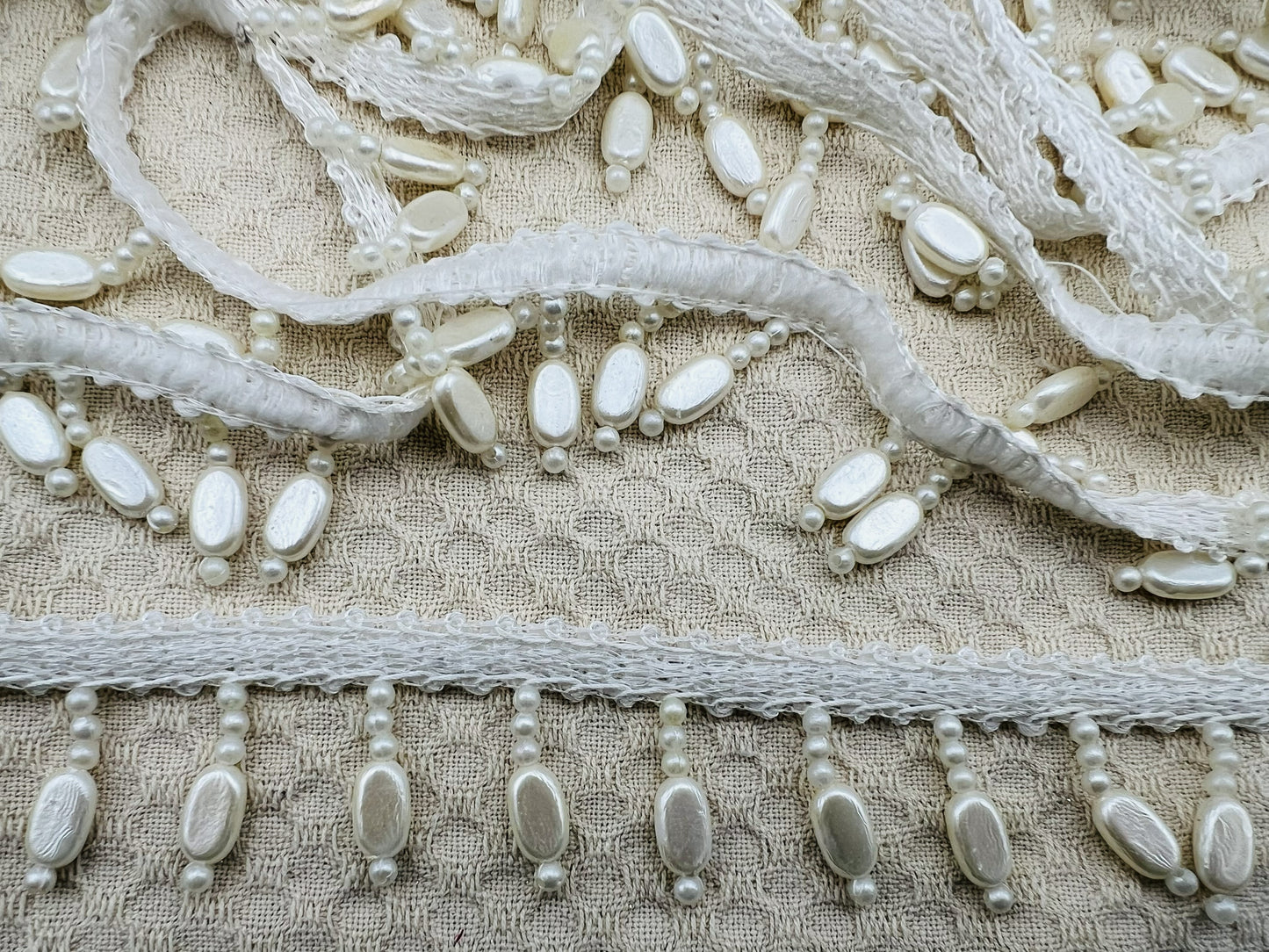 Galon blanc à perles nacrées pendantes 3,5 cm mariage couture élégante (2 mètres)