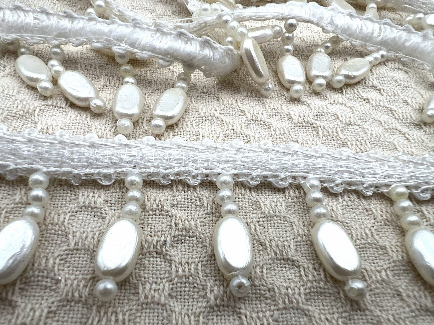 Galon blanc à perles nacrées pendantes 3,5 cm mariage couture élégante (2 mètres)