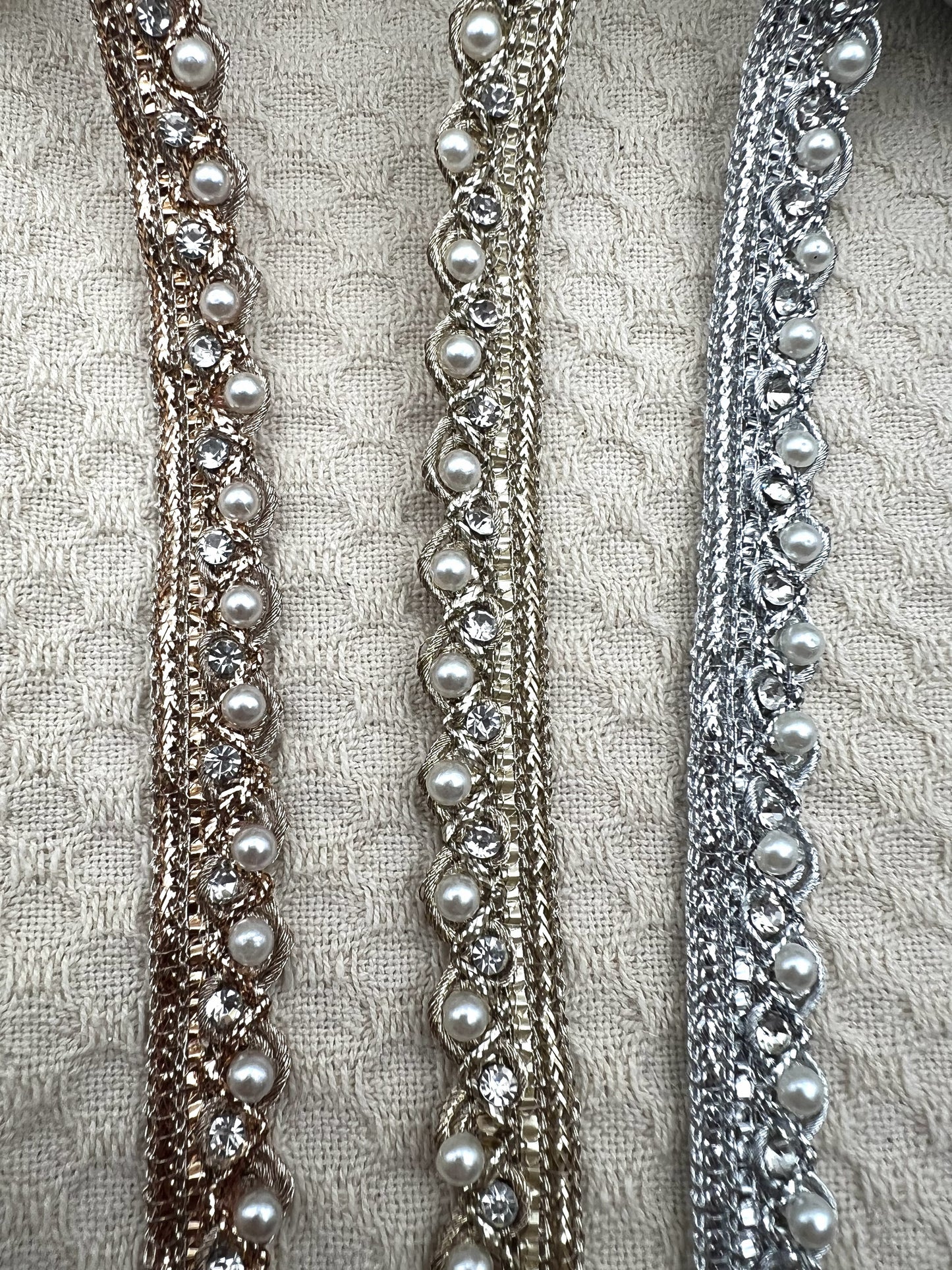 Galon à perles nacrées métallisé 1 cm rose doré, doré ou argent (4 mètres)