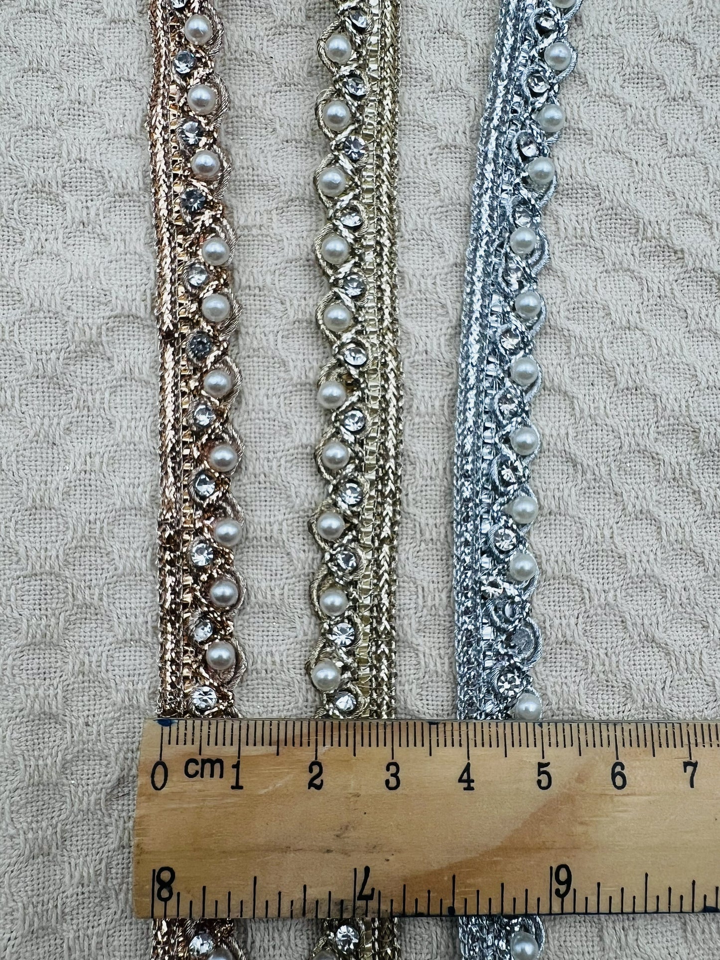 Galon à perles nacrées métallisé 1 cm rose doré, doré ou argent (4 mètres)