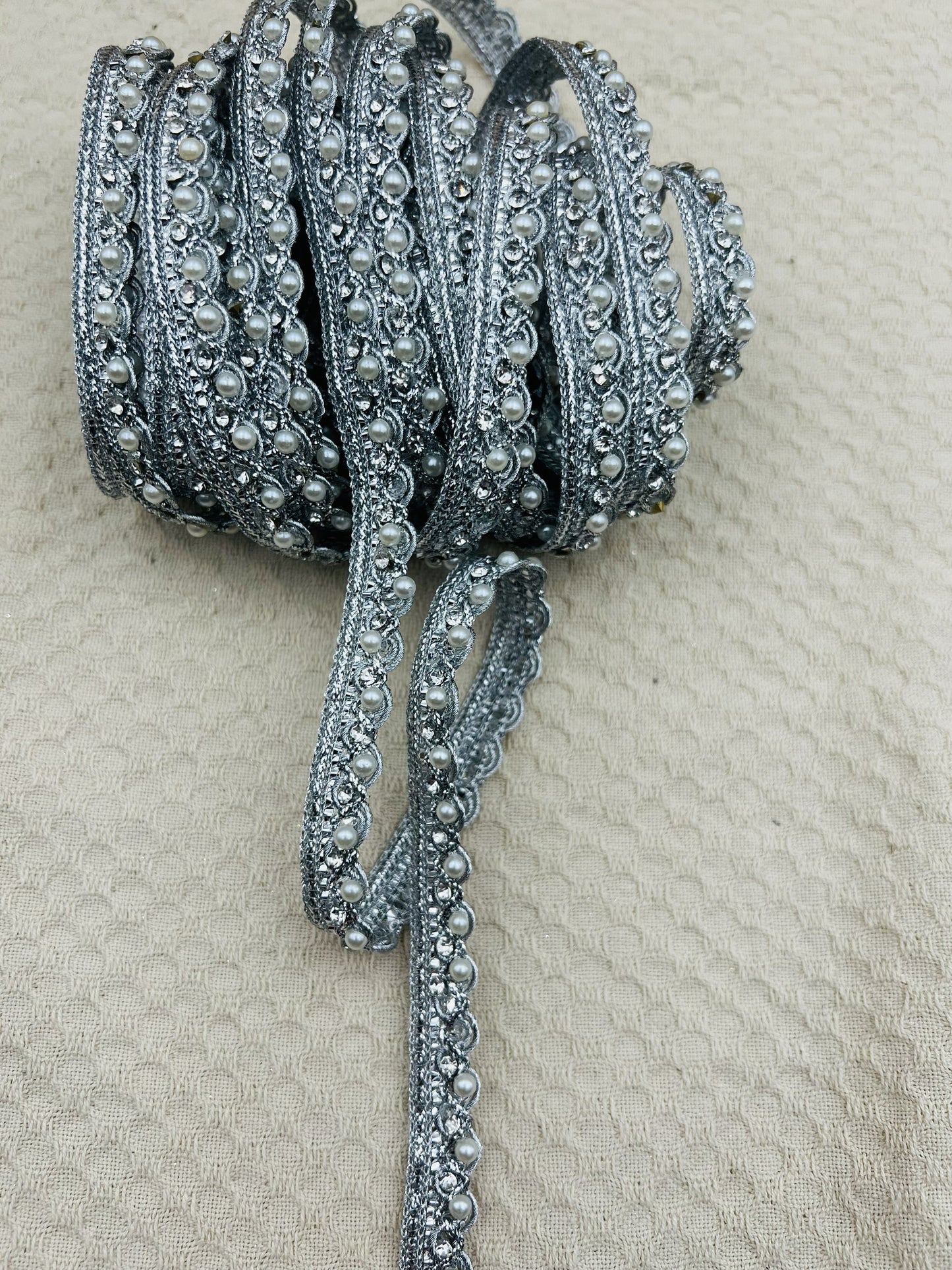 Galon à perles nacrées métallisé 1 cm rose doré, doré ou argent (4 mètres)