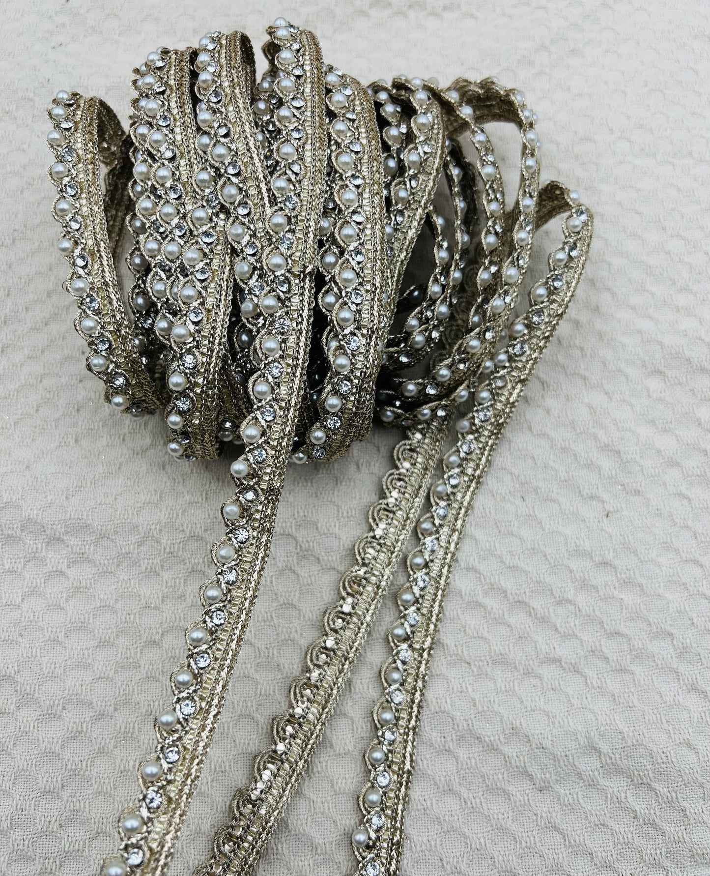 Galon à perles nacrées métallisé 1 cm rose doré, doré ou argent (4 mètres)