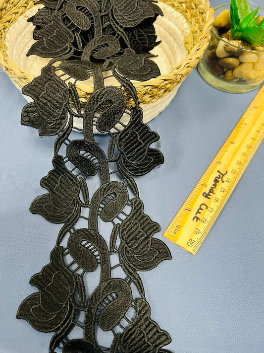Galon fleuri noir