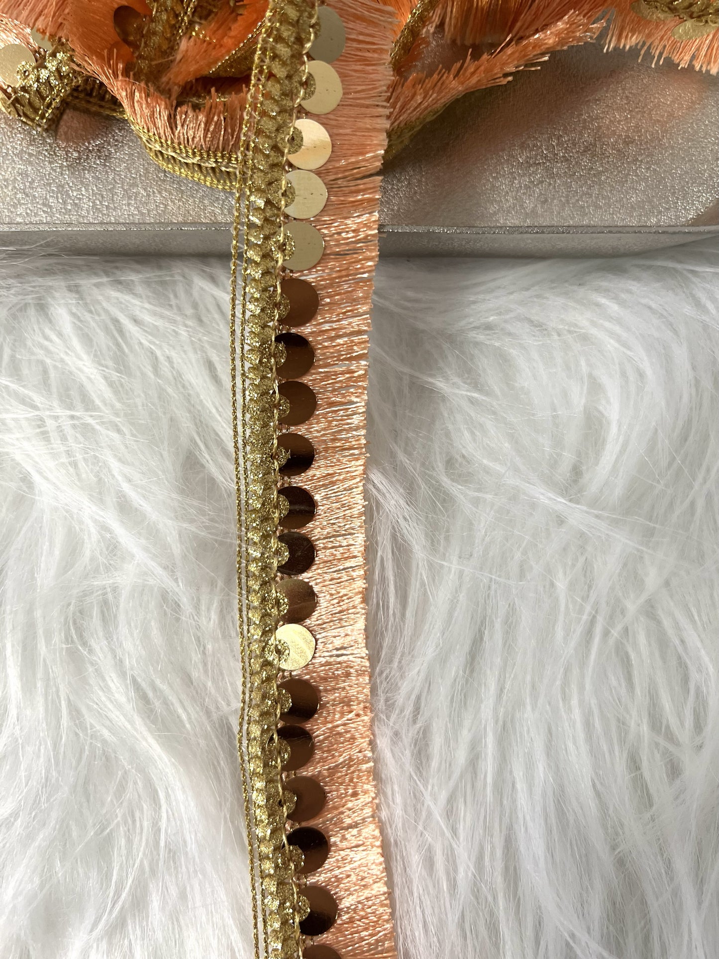 Galon sequin à franges rose doré