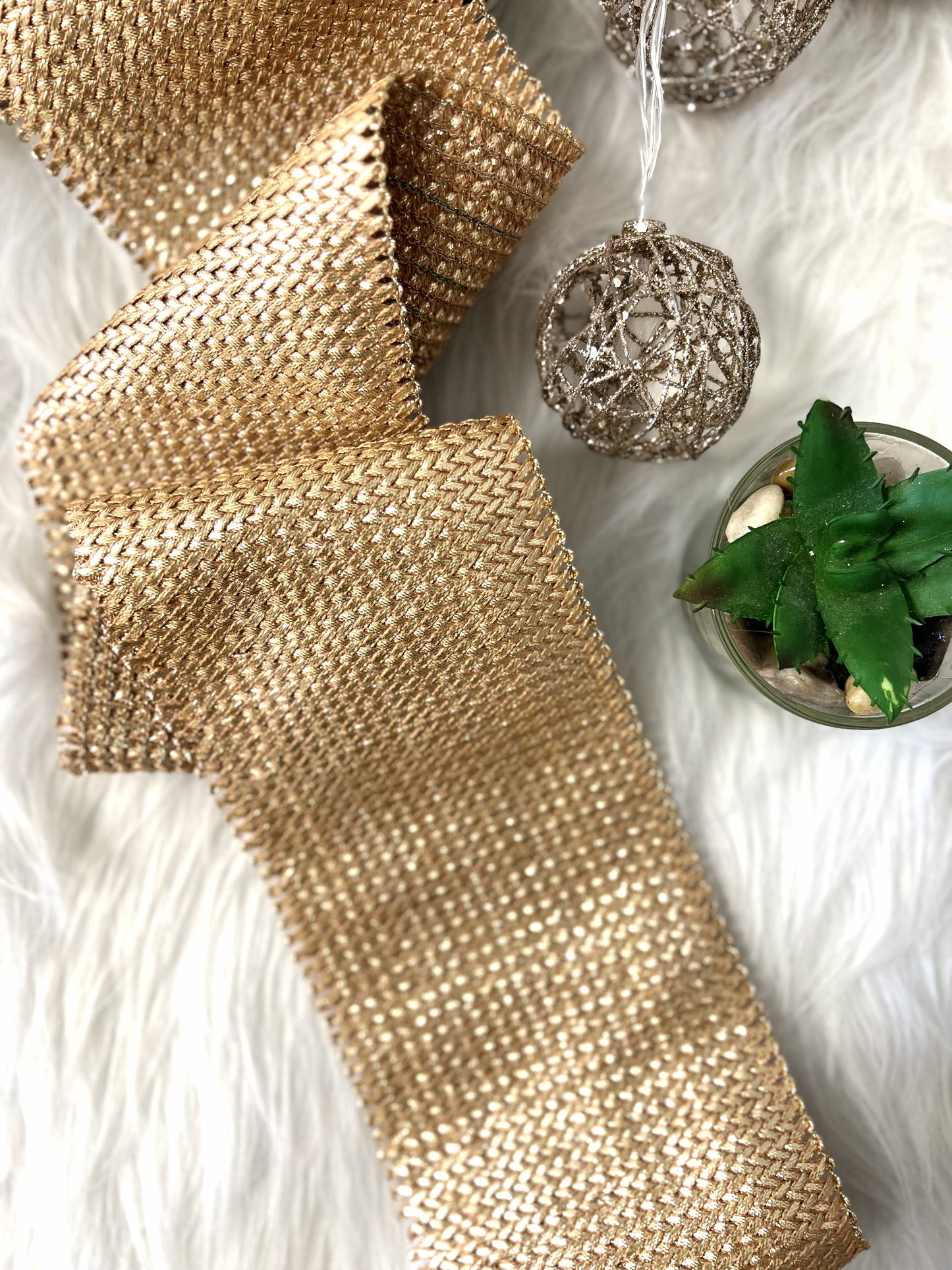 Galon large maille rose doré – 11,5 cm x 4,5 m