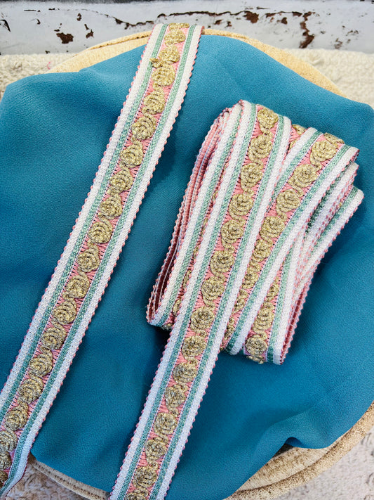 Galon tissé fantaisie lumineux blanc rose vert doré 2,5 cm