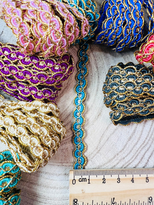 Galon fin doré ondulé 10 mm – couture et customisation – 12 couleurs disponibles – 3 mètres
