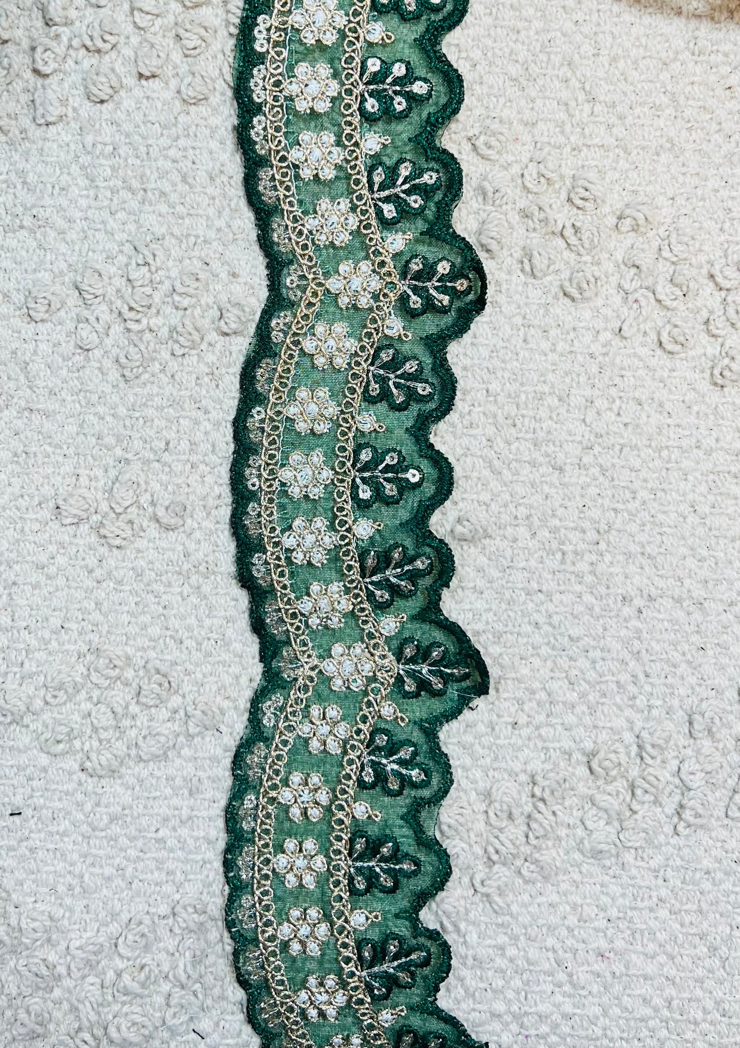 Galon oriental arcades avec mini sequins (Vert).  Prix HT