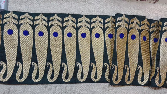 Galon large inspiration indienne noir et broderie dorée